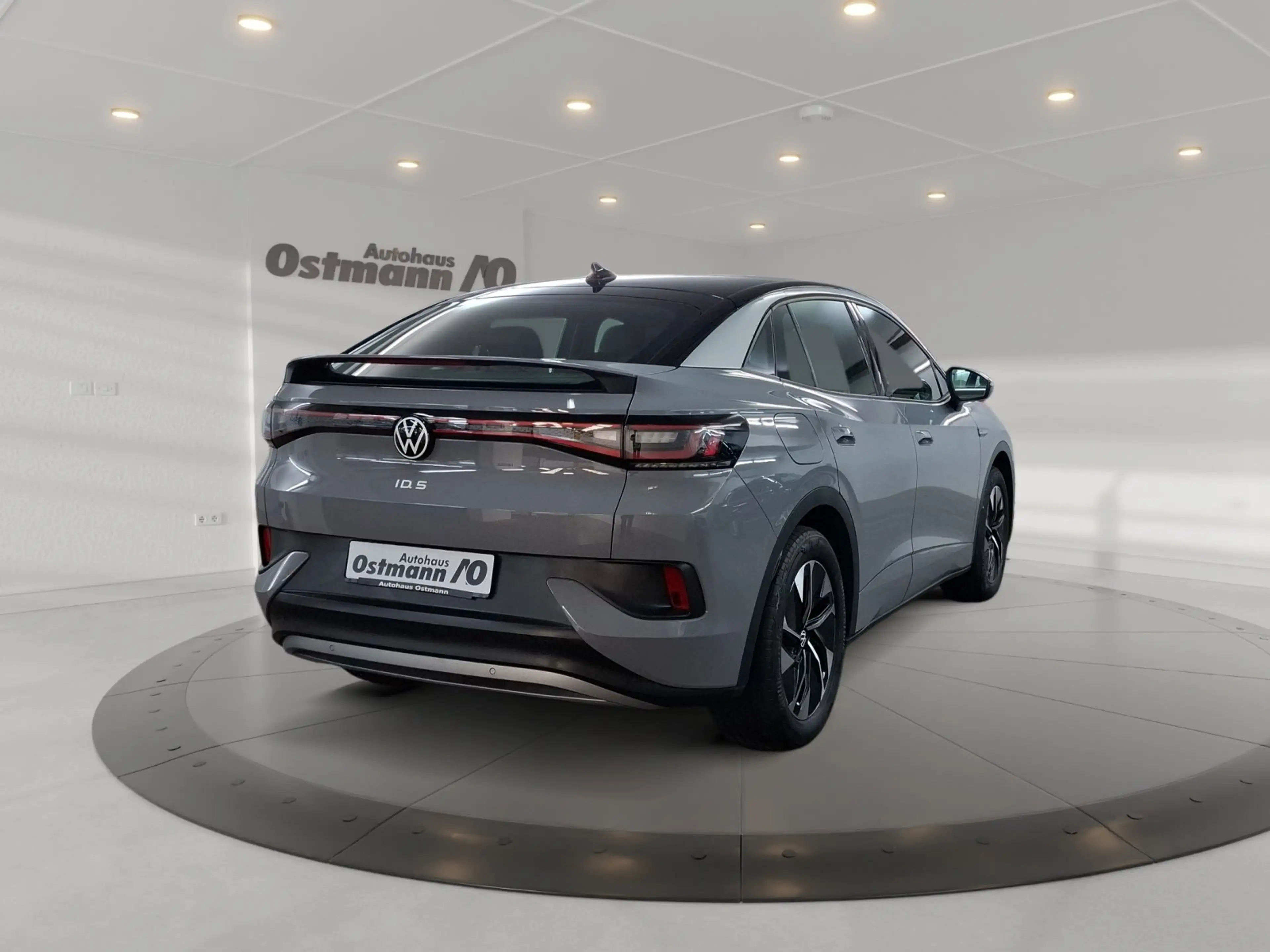 Volkswagen ID.5 Pro 128 kW Navi LED CarPlay ACC PDC — photo 4