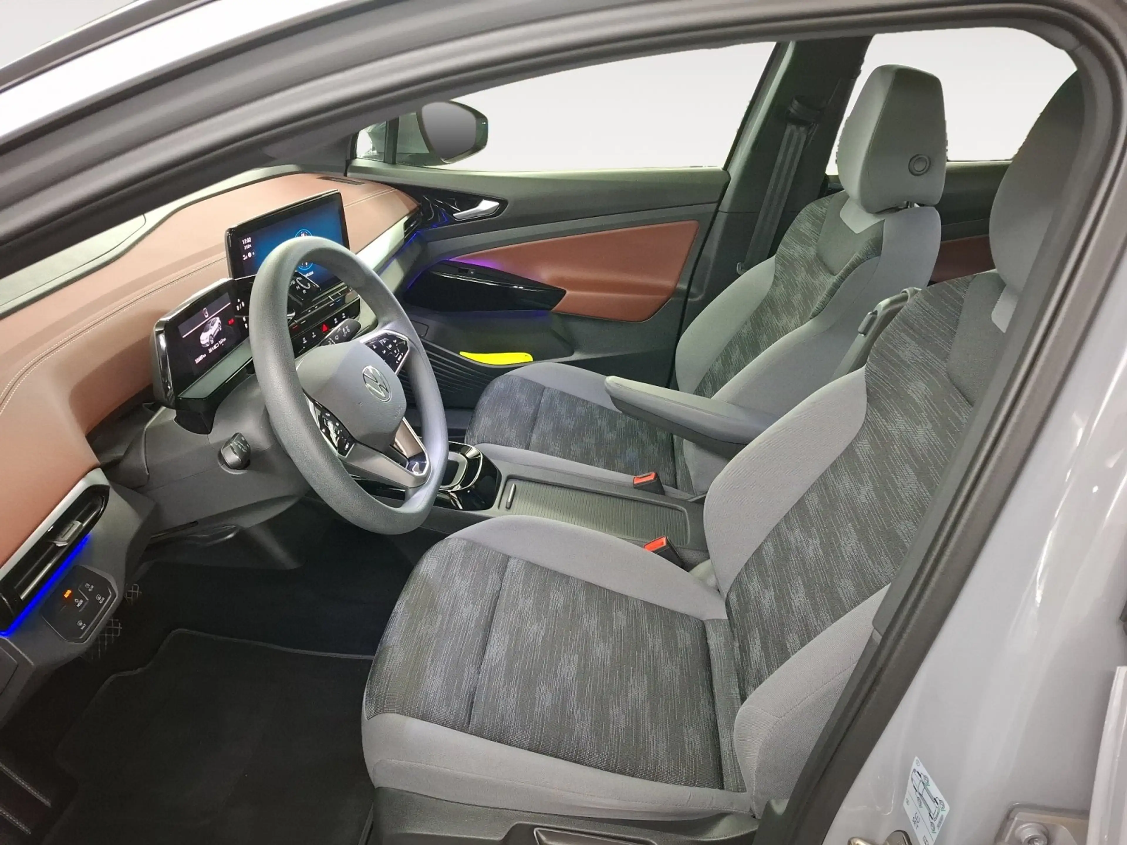 Volkswagen ID.5 Pro 128 kW Navi LED CarPlay ACC PDC — photo 7