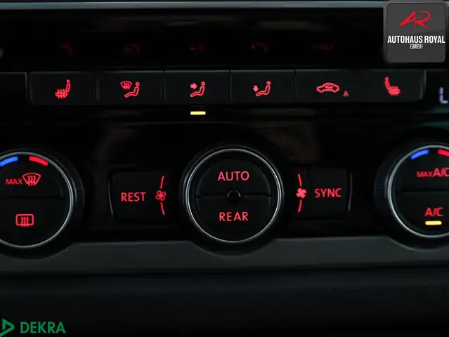 Volkswagen Multivan view 14