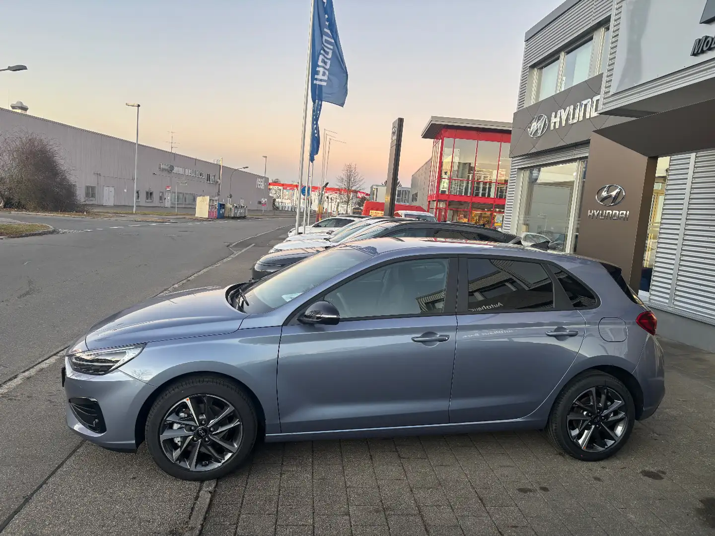 Hyundai i30 FL 5-Türer 1.5 T-GDI (140PS) 48V 7-DC Navi Azul - 2