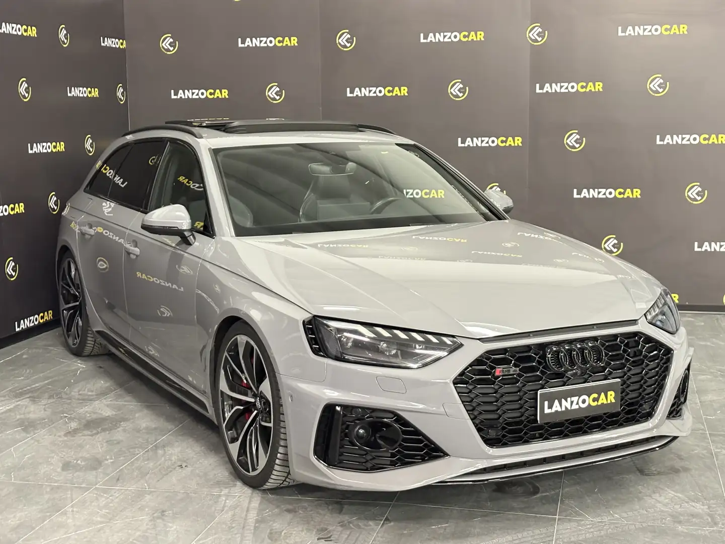 Audi RS4 2.9 *CARBO*TETTO*PELLE*360* Wit - 2