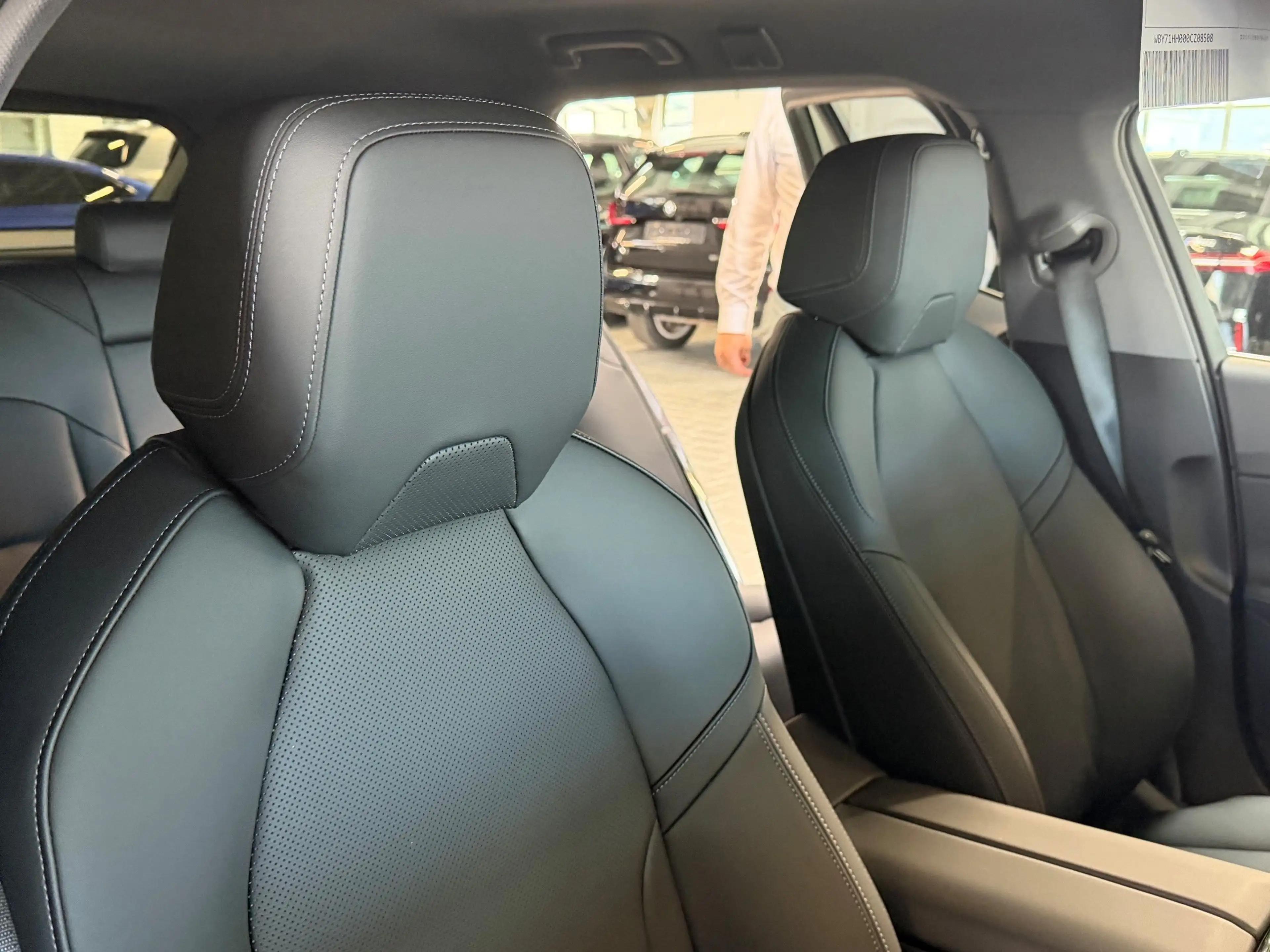 BMW i5 eDrive40 Inno AHK — photo 7