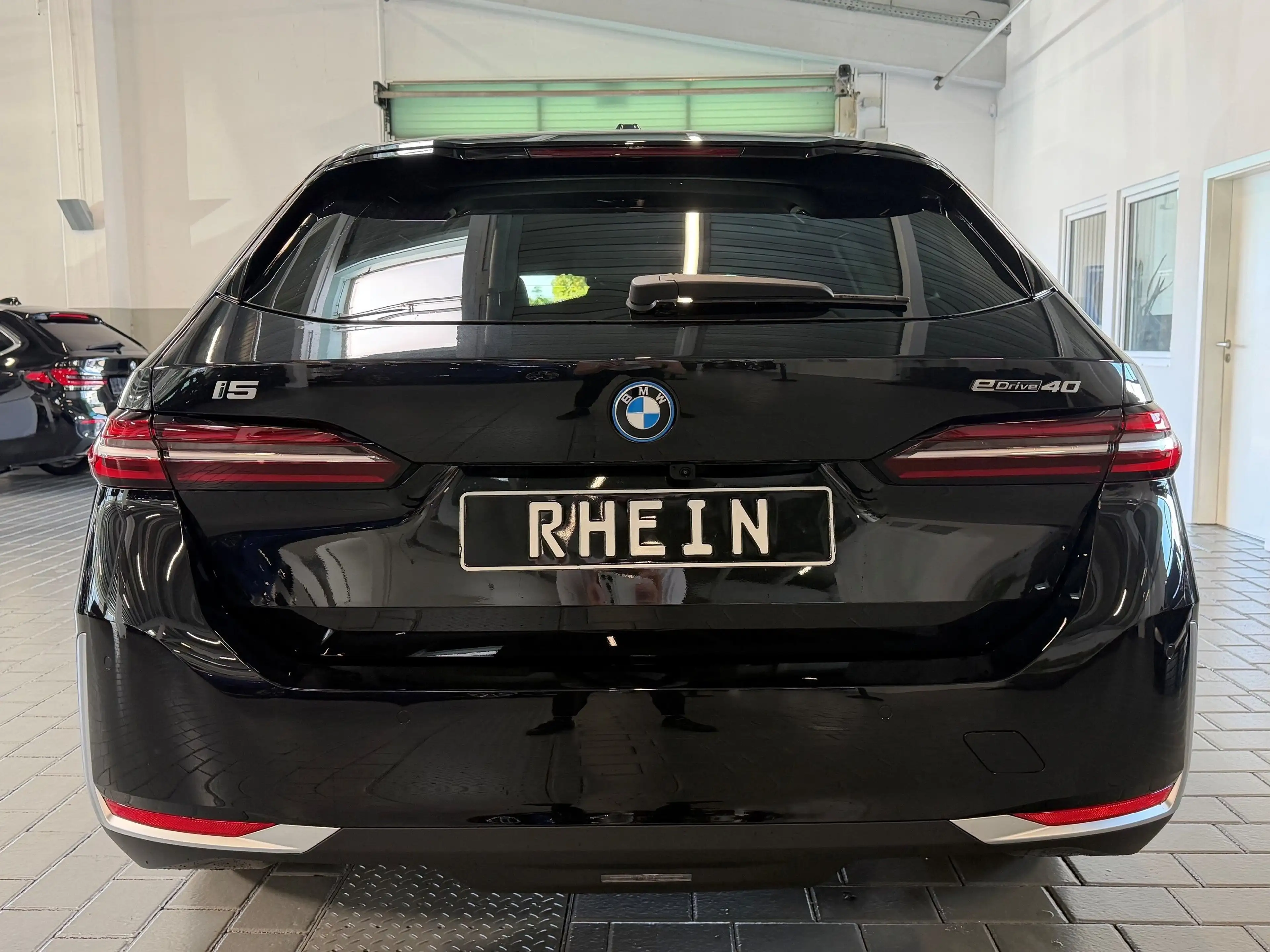 BMW i5 eDrive40 Inno AHK — photo 4