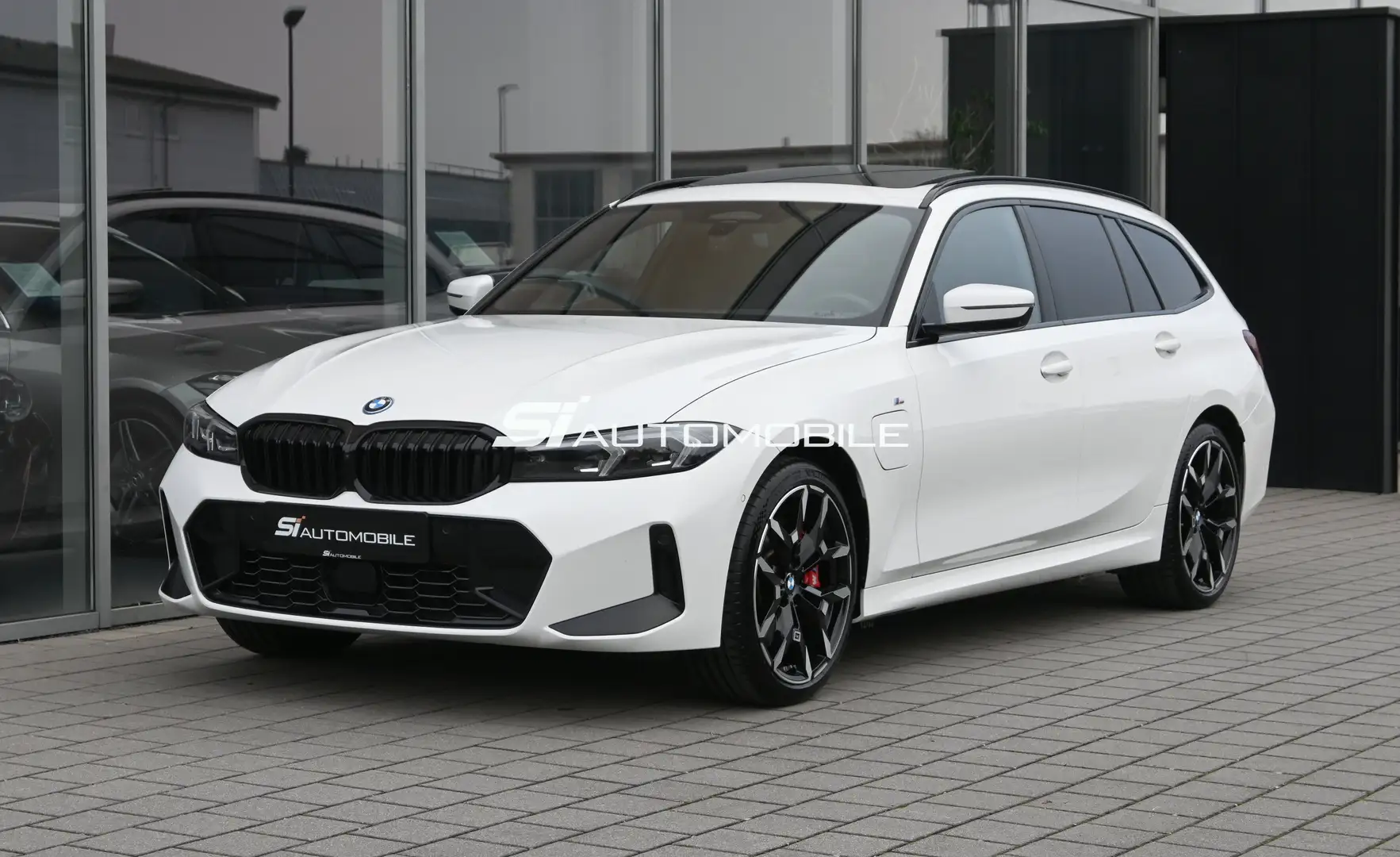 BMW 330 e xDrive Touring M Sport PRO *Facelift*MEGAVOLL* Weiß - 1
