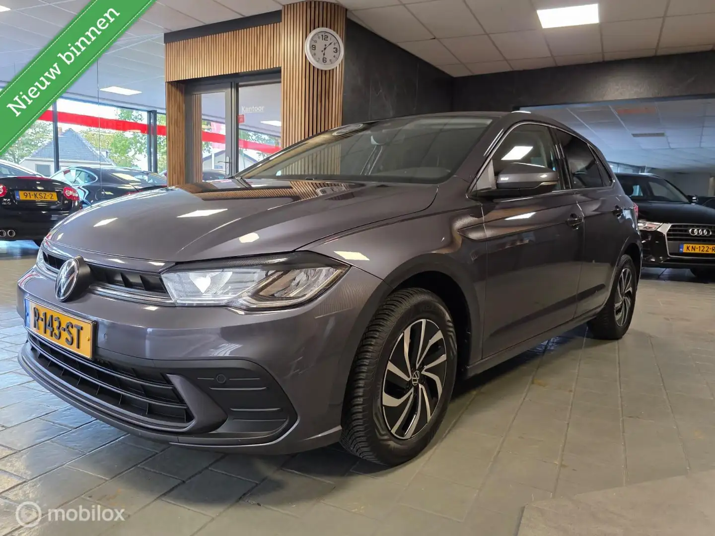 Volkswagen Polo 1.0 TSI Life Business Virtual LED Carplay Gris - 2