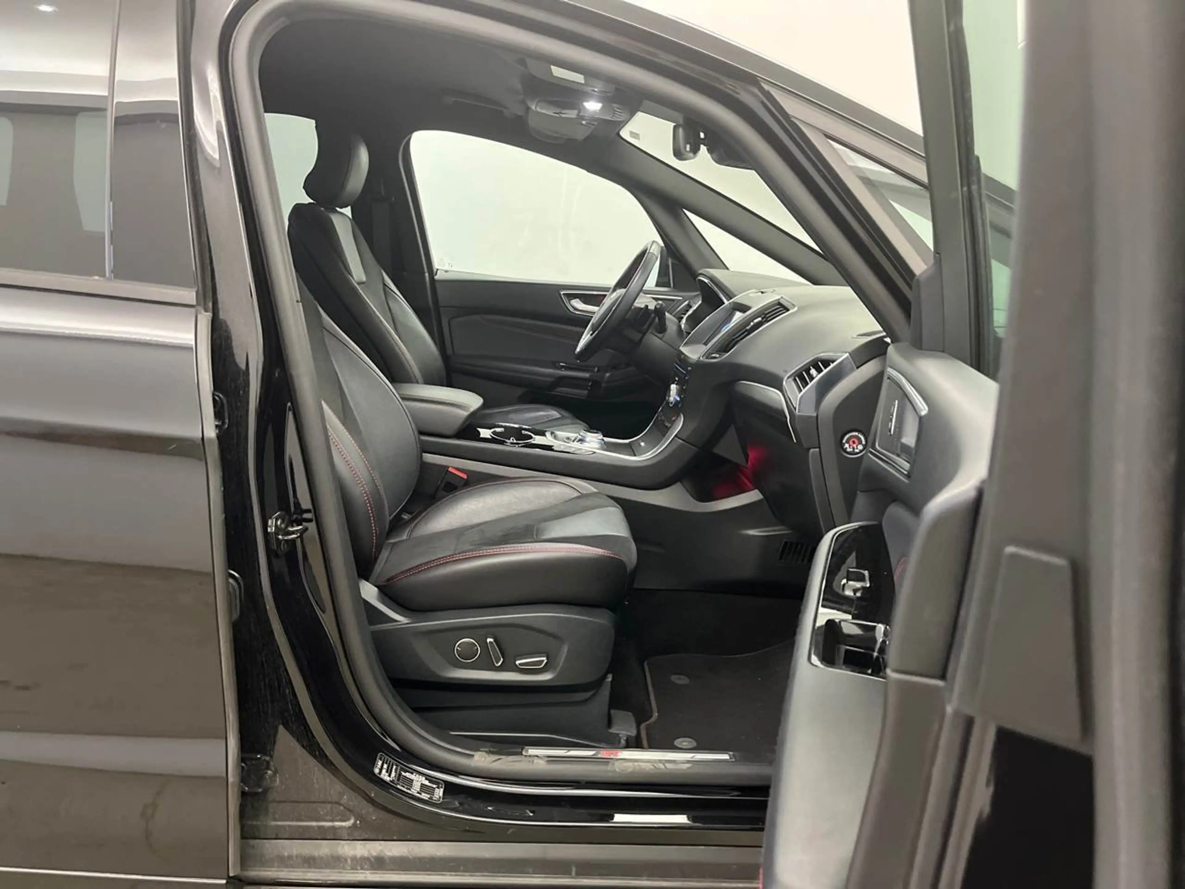 Ford S-Max 2.0 EcoBlue ST-Line AHK SpoSi ACC BLIS Key — photo 9