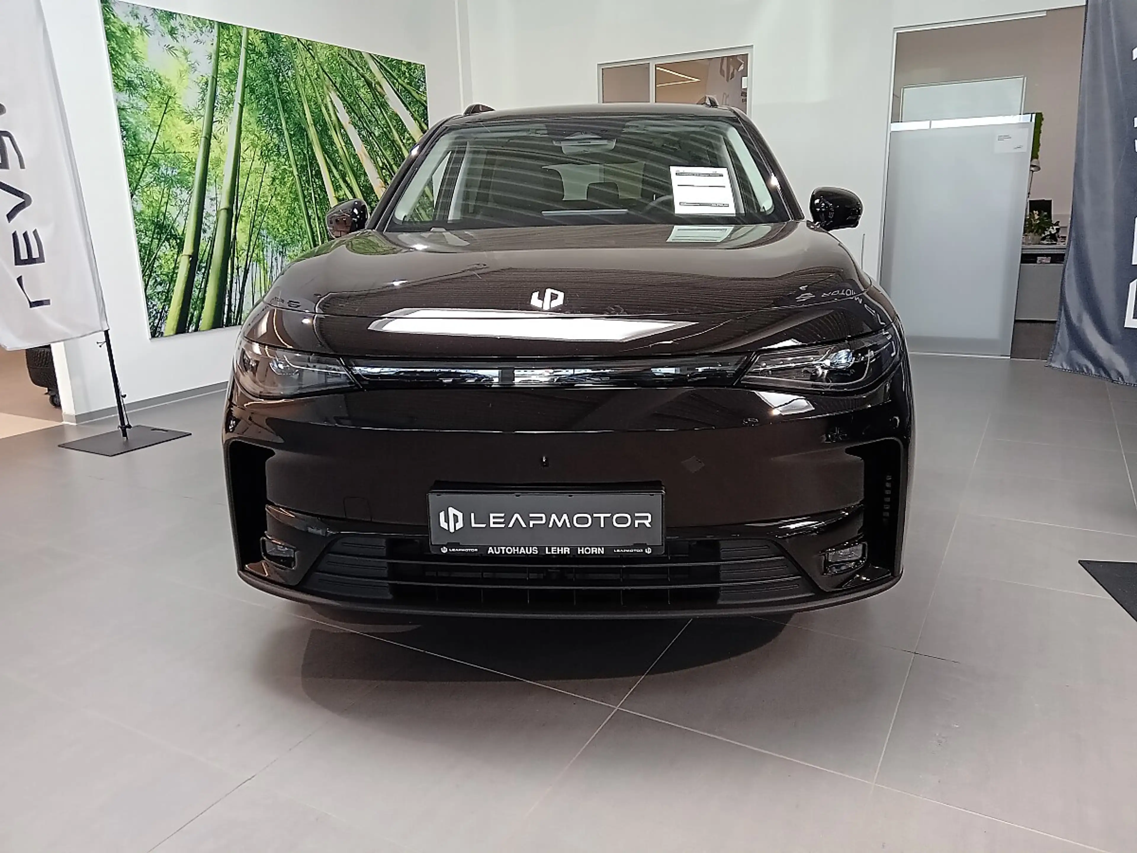 Leapmotor C10 Elektro 81,9kWh Design ProMax — photo 6