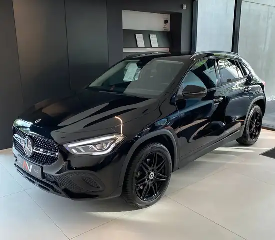 Mercedes-Benz GLA 250 e 8G Plug-in SPORT & NIGHT 19"AMG/MBUX/Keyless/Augm.RealityNavi/Camera