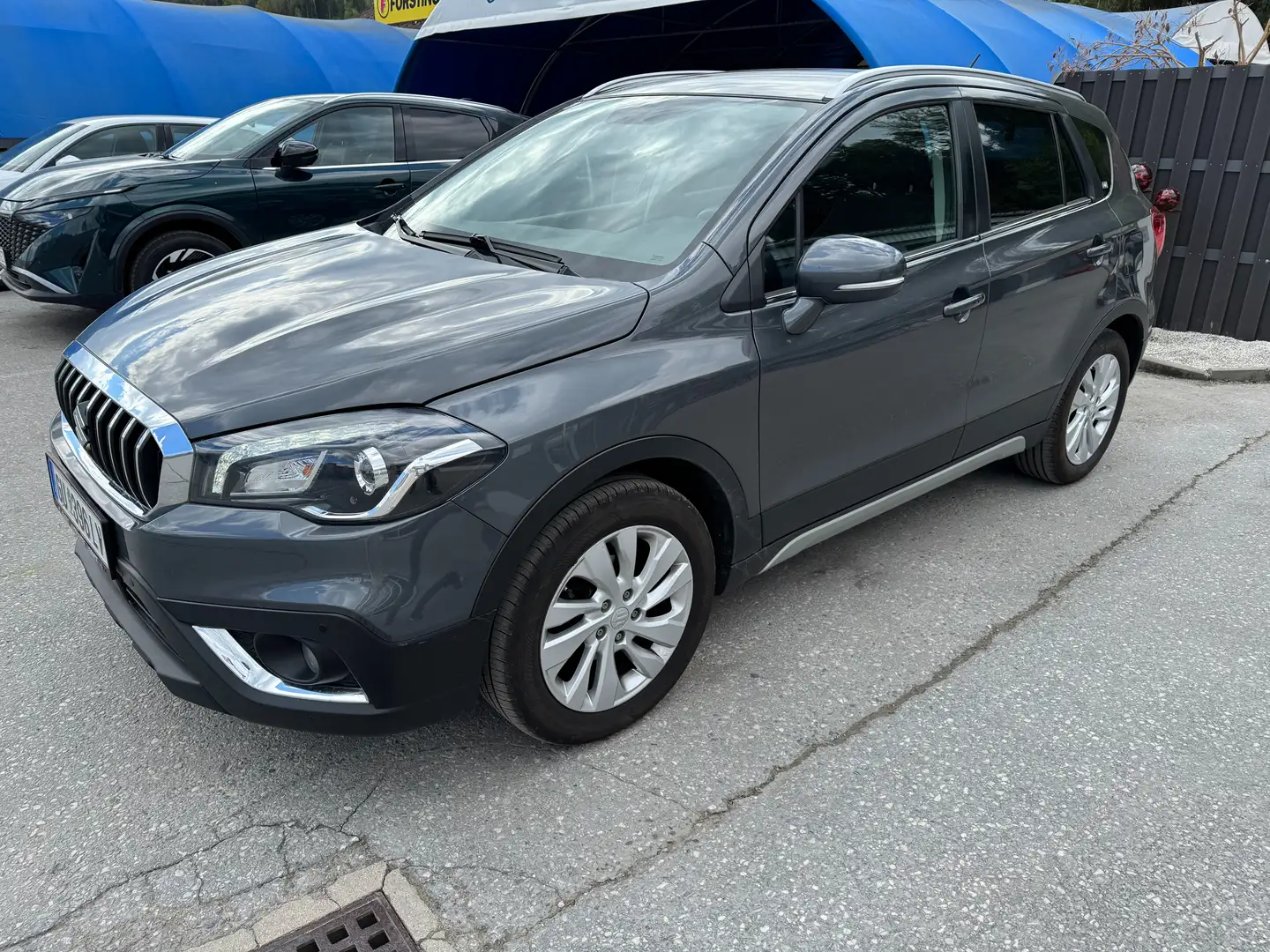 Suzuki SX4 S-Cross SX4 S-Cross 1,4 DITC 4WD shine Grau - 1