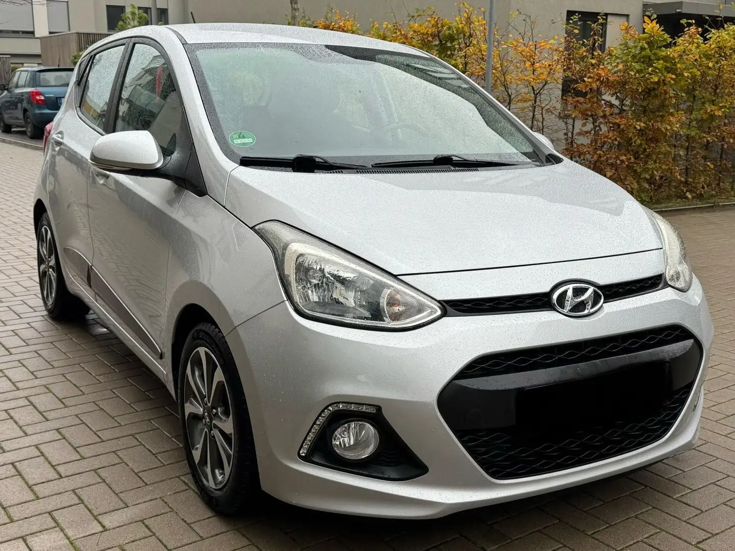 Hyundai i10 FIFA World Cup Edition Silber - 1