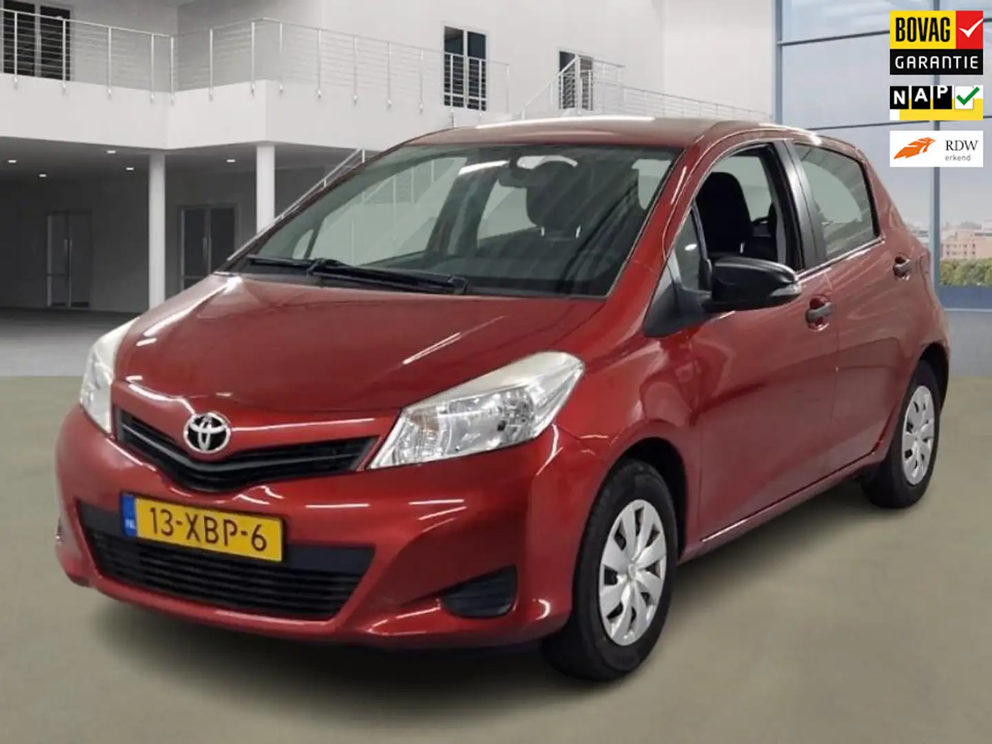 Toyota Yaris 1.0 VVT-i Comfort 1e Eig. 62.700 km +NAP NL-auto Rojo - 1