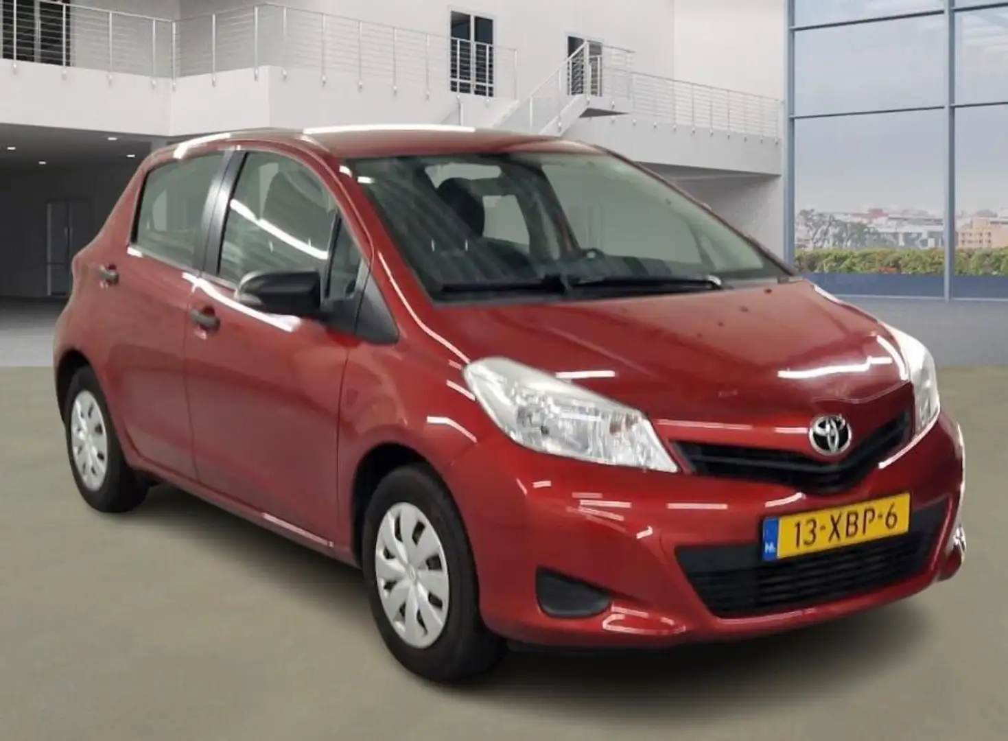 Toyota Yaris 1.0 VVT-i Comfort 1e Eig. 62.700 km +NAP NL-auto Rojo - 2