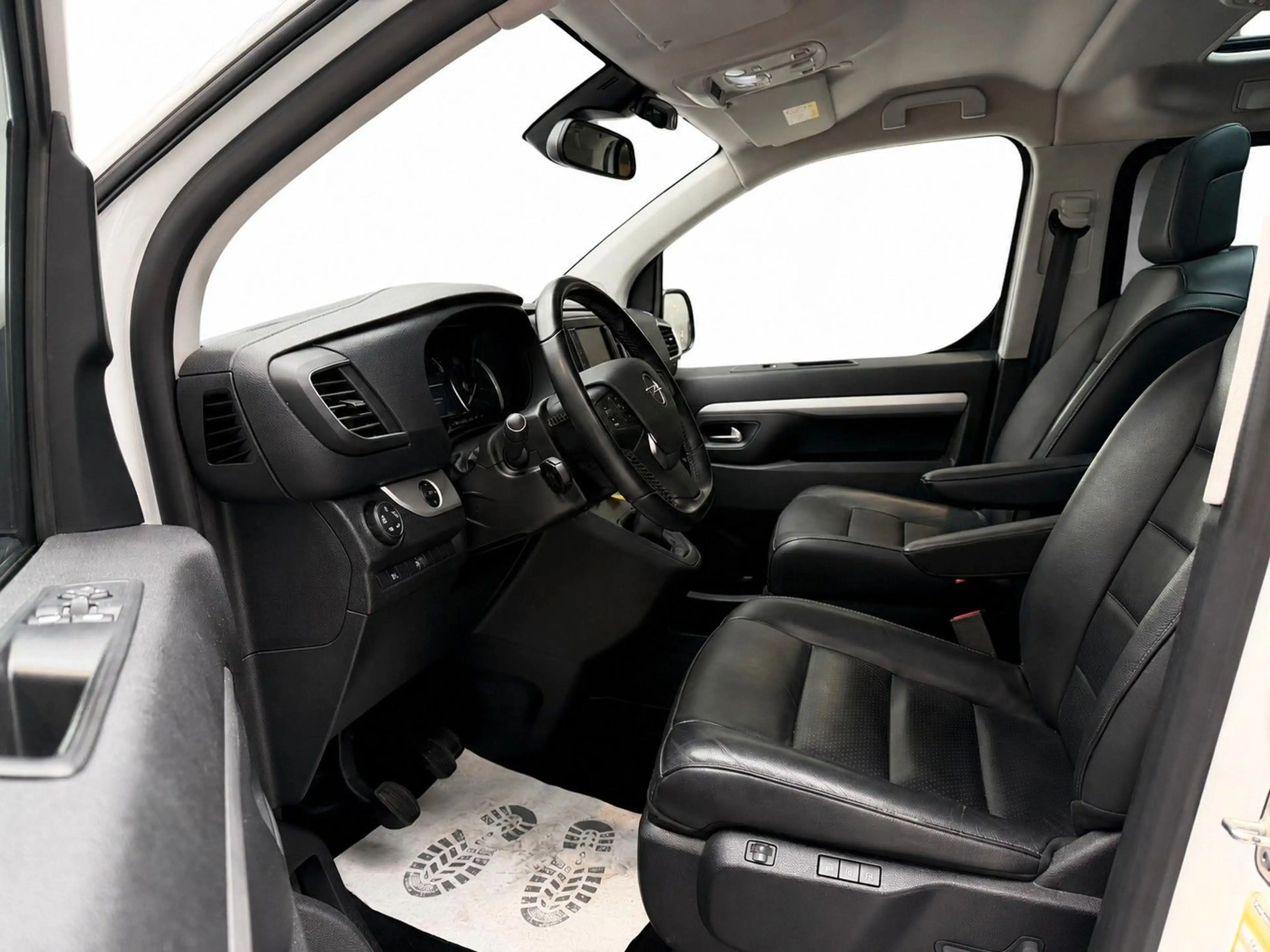 Opel Zafira Life Elegance M BI-XENON, STANDHEIZUNG — photo 9