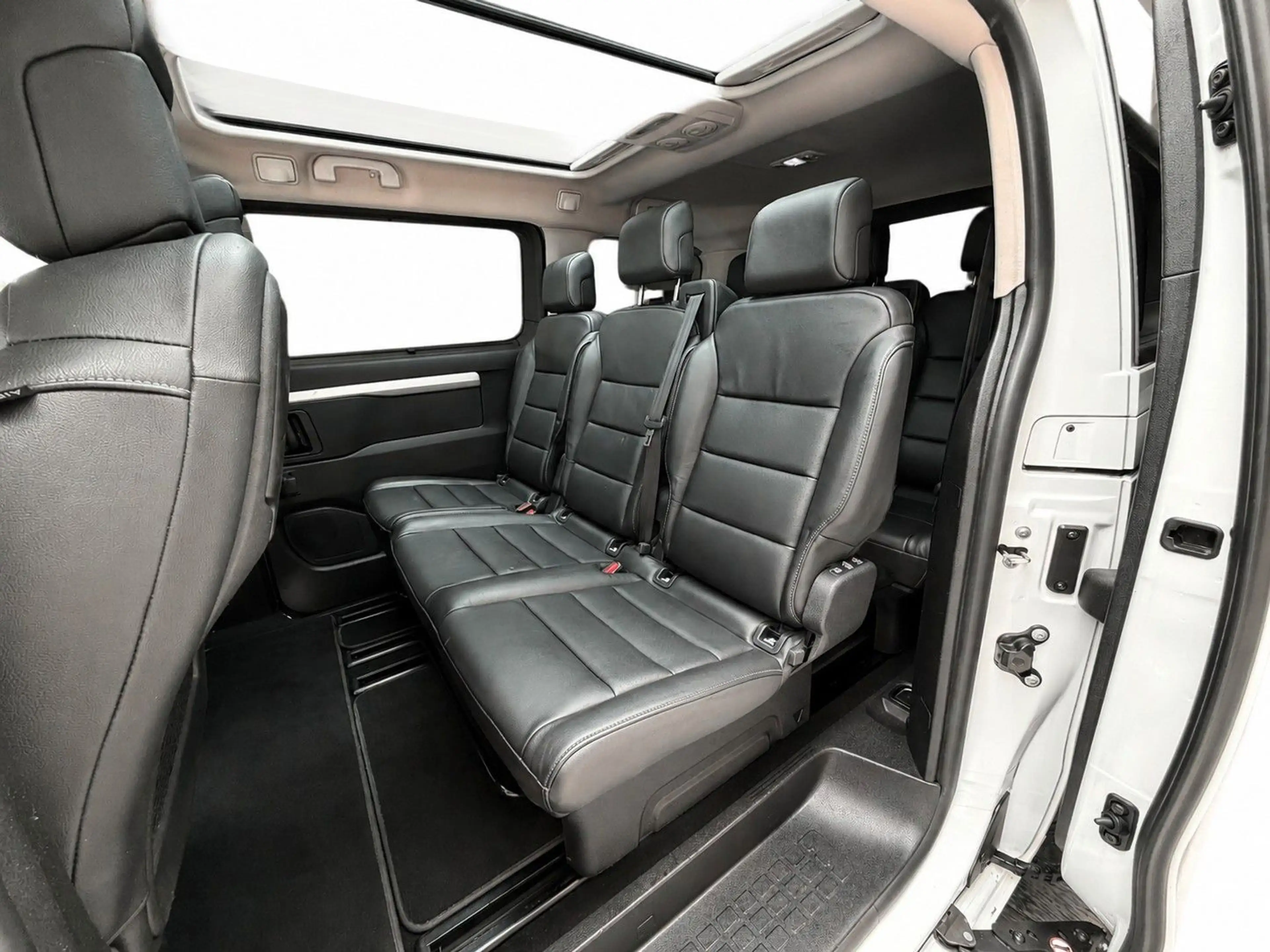 Opel Zafira Life Elegance M BI-XENON, STANDHEIZUNG — photo 11