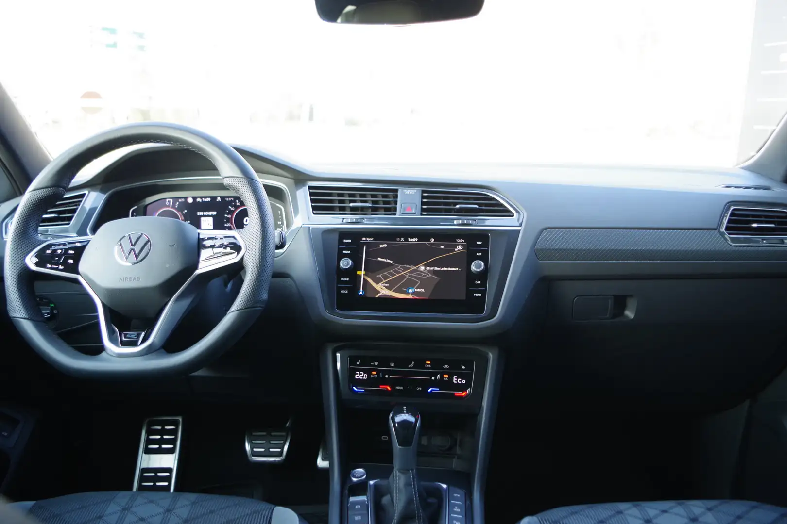 Volkswagen Tiguan 1.4 TSI eHybrid 245 PK R-Line BNS+ PHEV, Black Sty Gris - 2