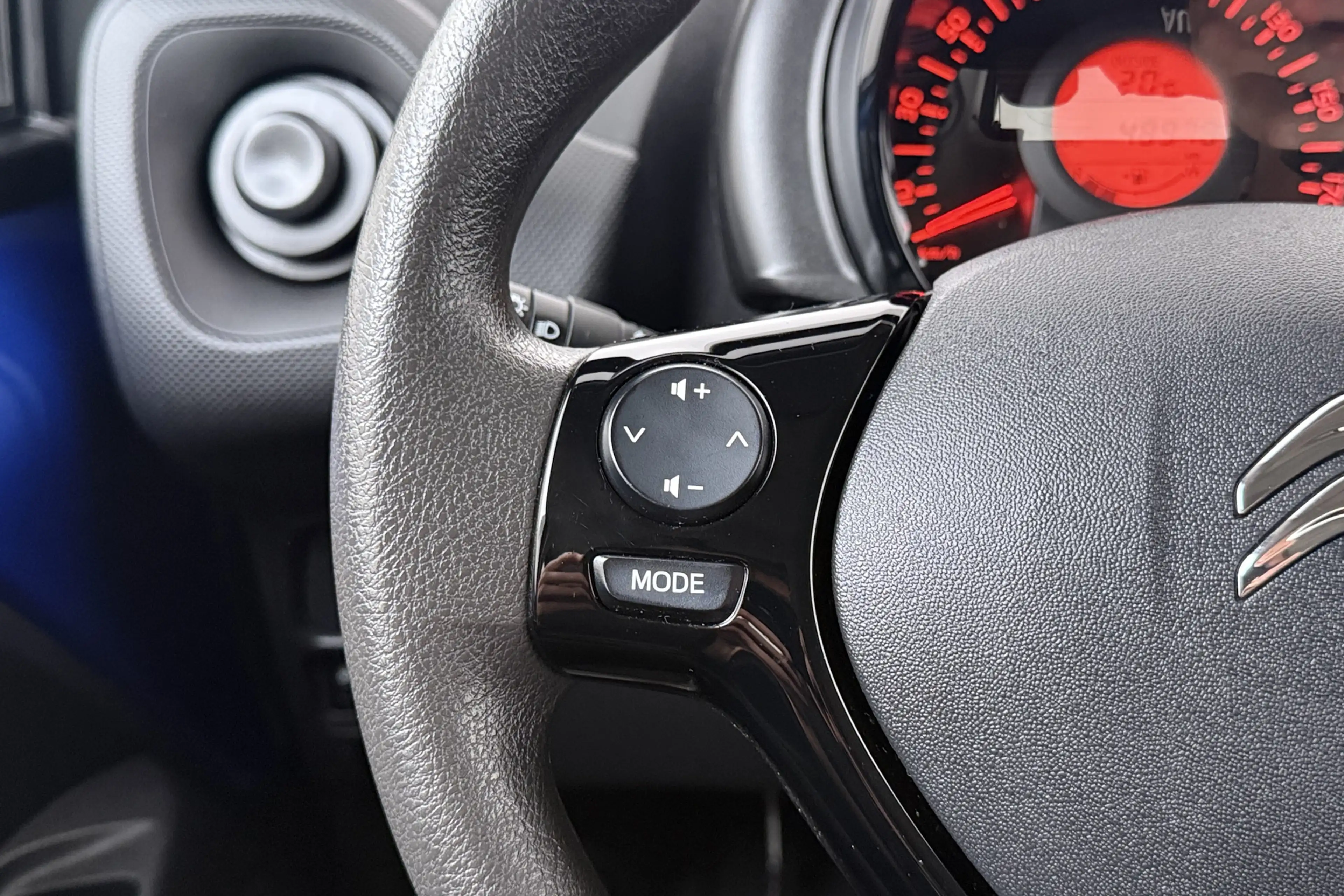 Citroen C1 1.0 VTi Pack Comfort DAB Privacy Glas LED — photo 17