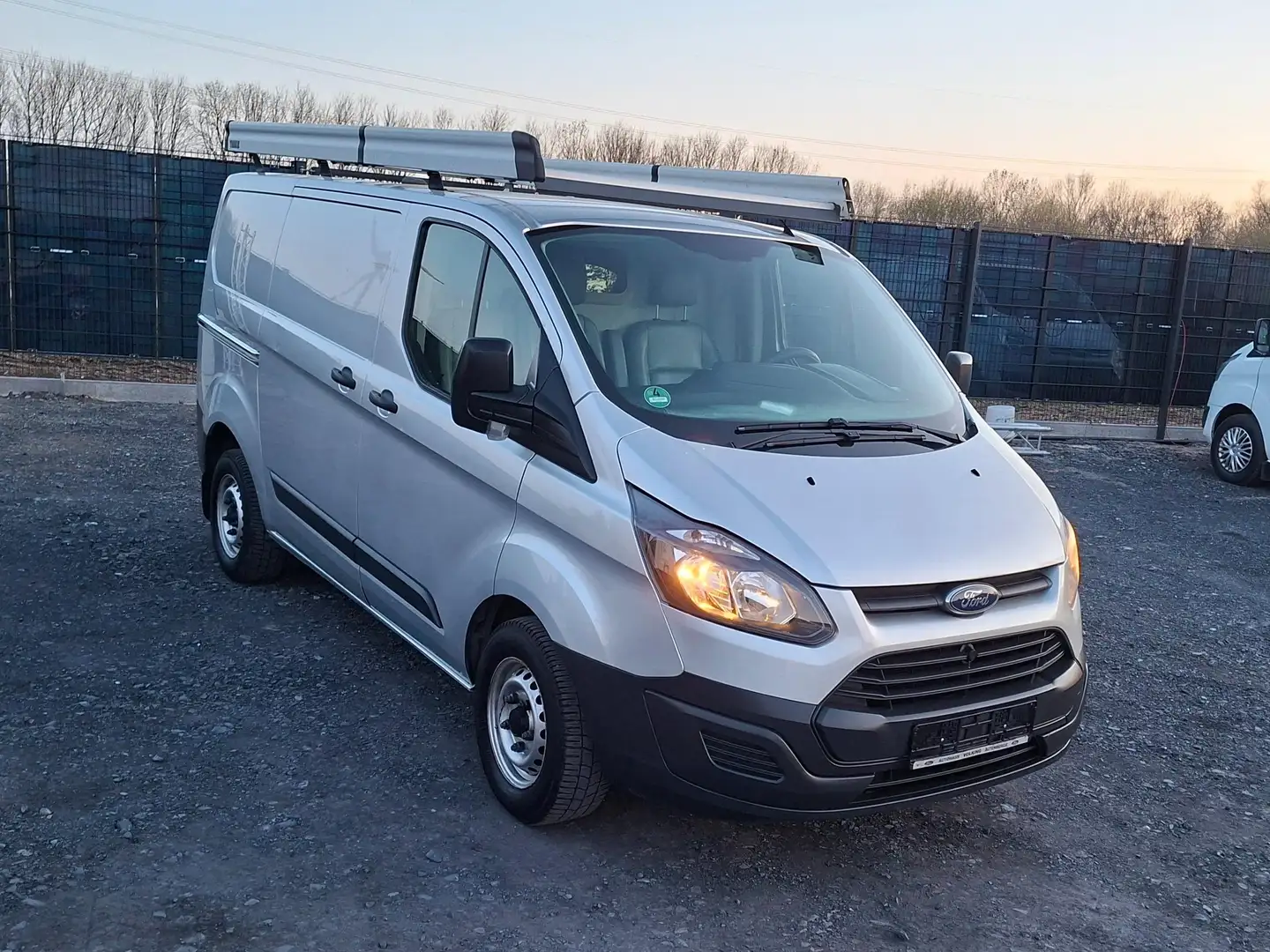 Ford Transit Custom Silber - 1