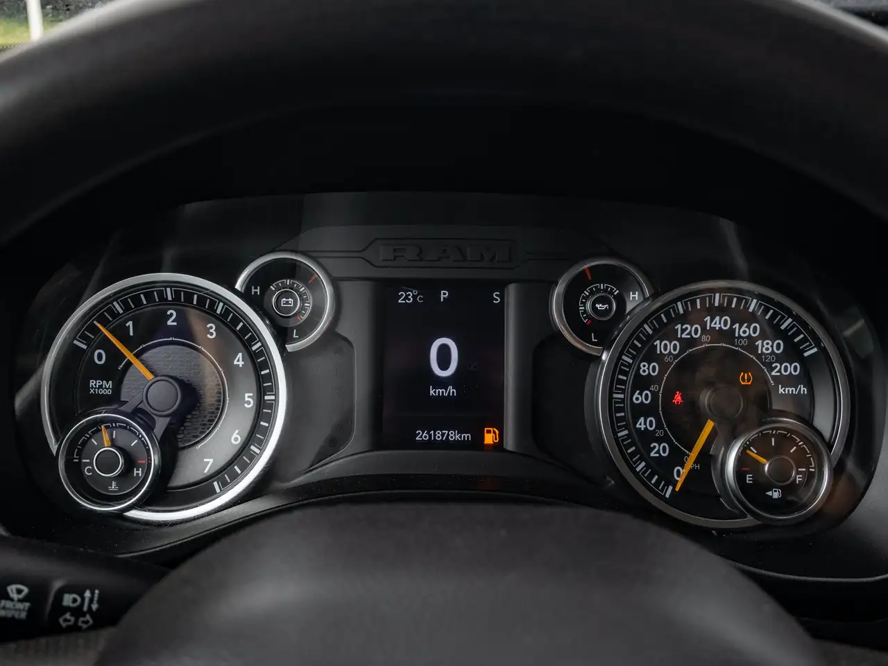 RAM 1500 снимка RAM 1500