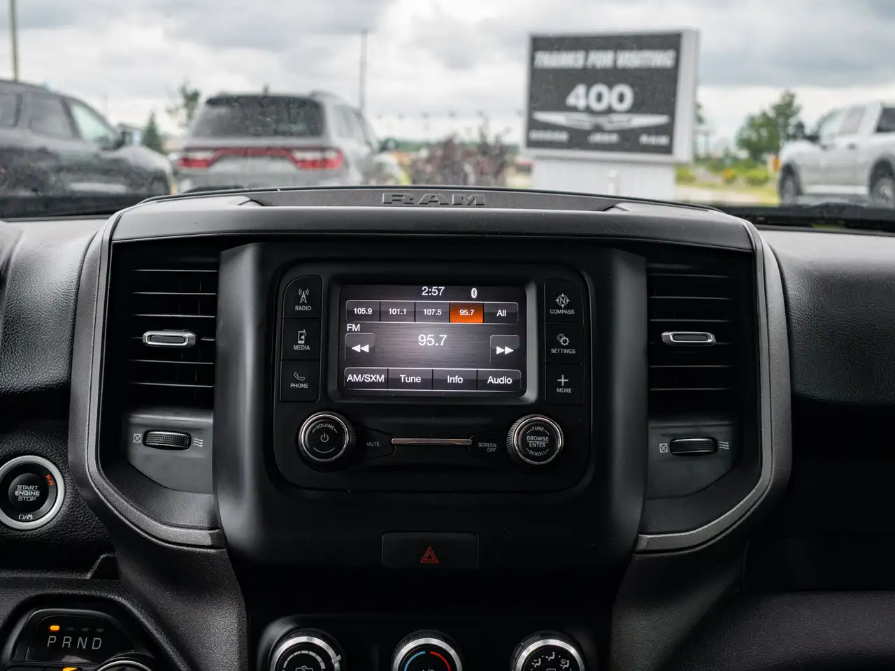 RAM 1500 снимка RAM 1500