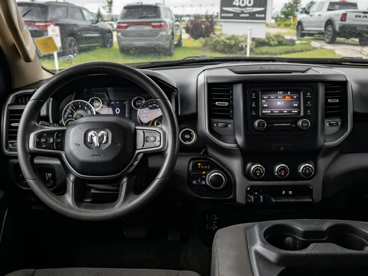 RAM 1500 снимка RAM 1500