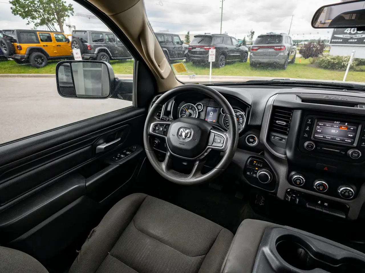 RAM 1500 снимка RAM 1500
