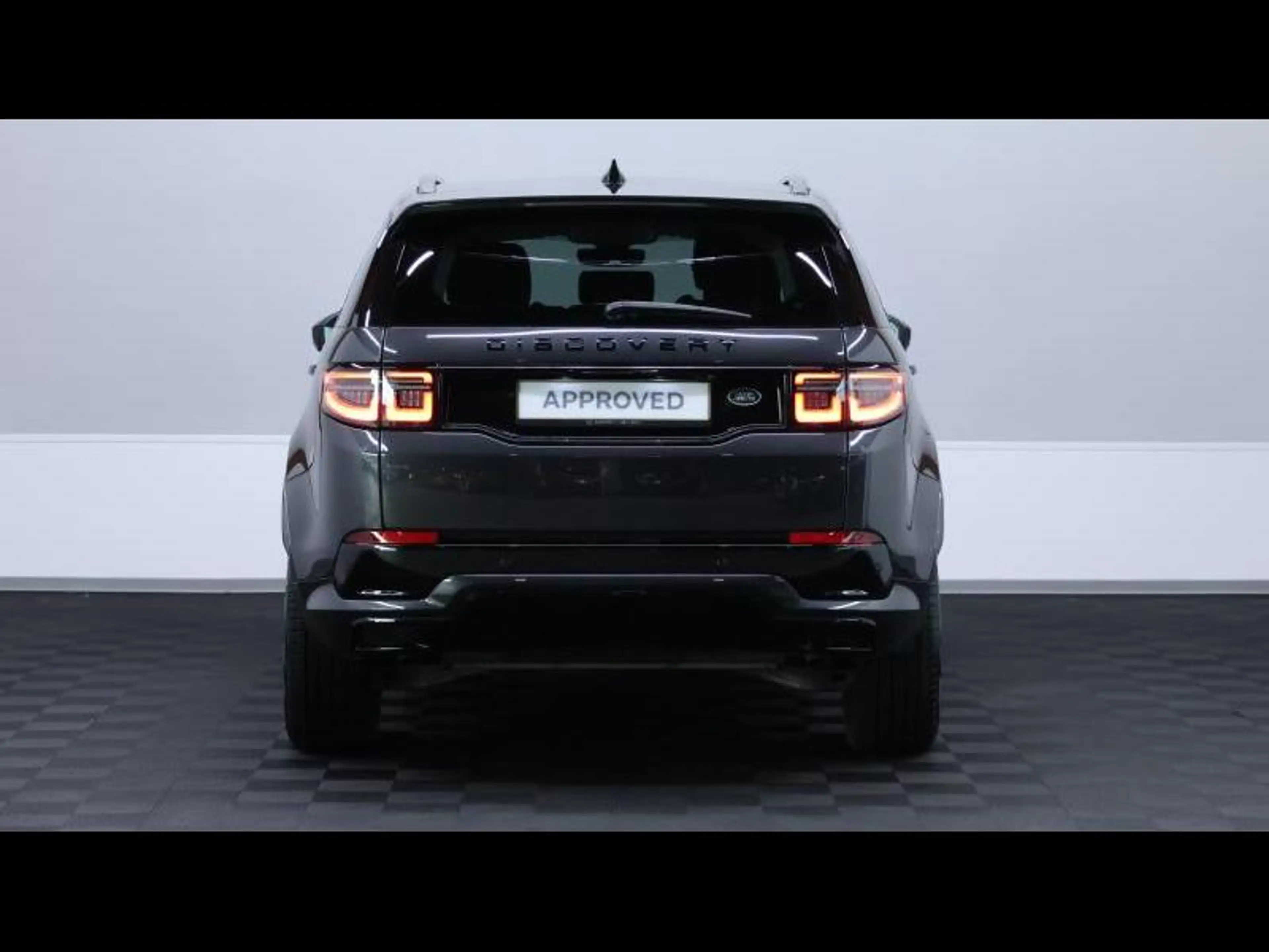 Land Rover Discovery Sport P250 R-Dynamic HSE Auto — photo 6
