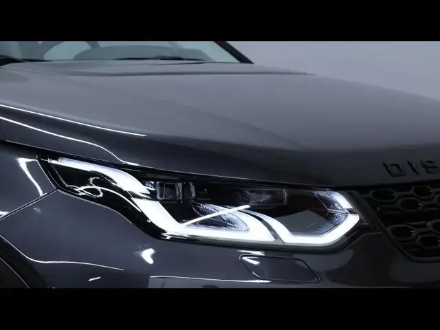 Land Rover Discovery Sport view 9