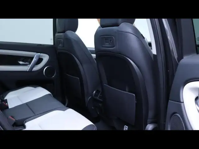Land Rover Discovery Sport view 14