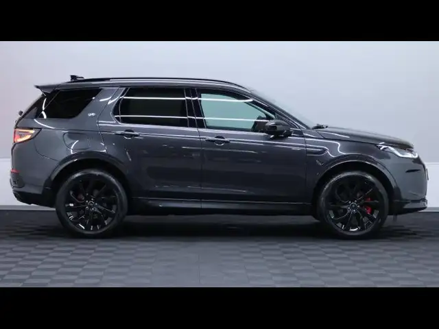 Land Rover Discovery Sport view 4