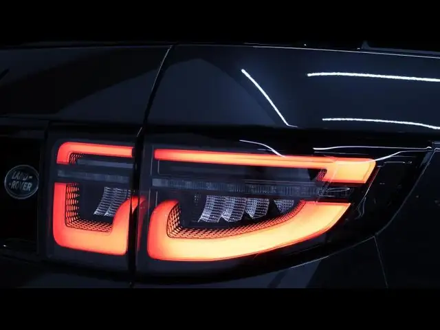 Land Rover Discovery Sport view 10
