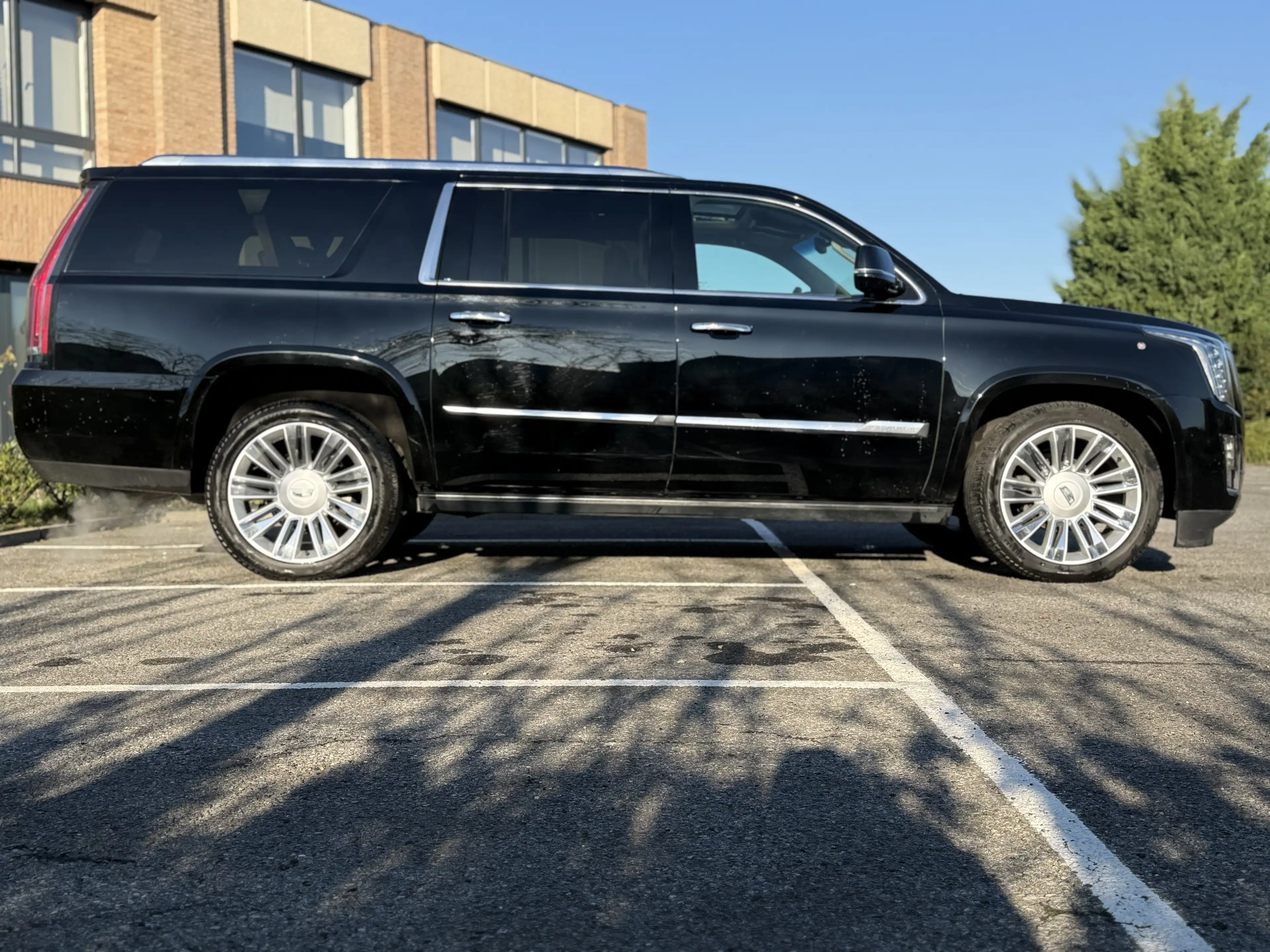 Cadillac Escalade Escalade 6.2i V8 Platinum ESV//longue — photo 6