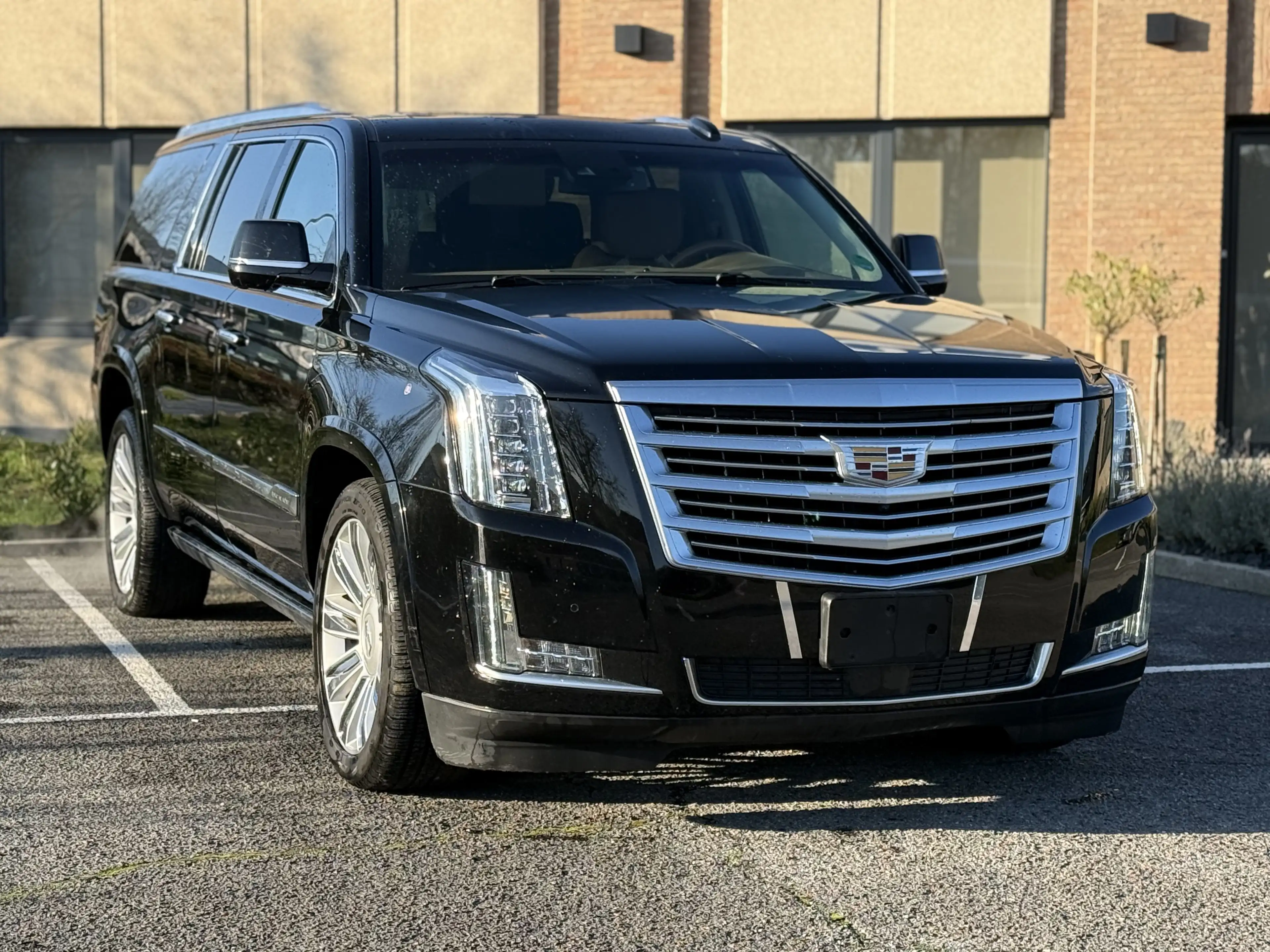 Cadillac Escalade Escalade 6.2i V8 Platinum ESV//longue — photo 3