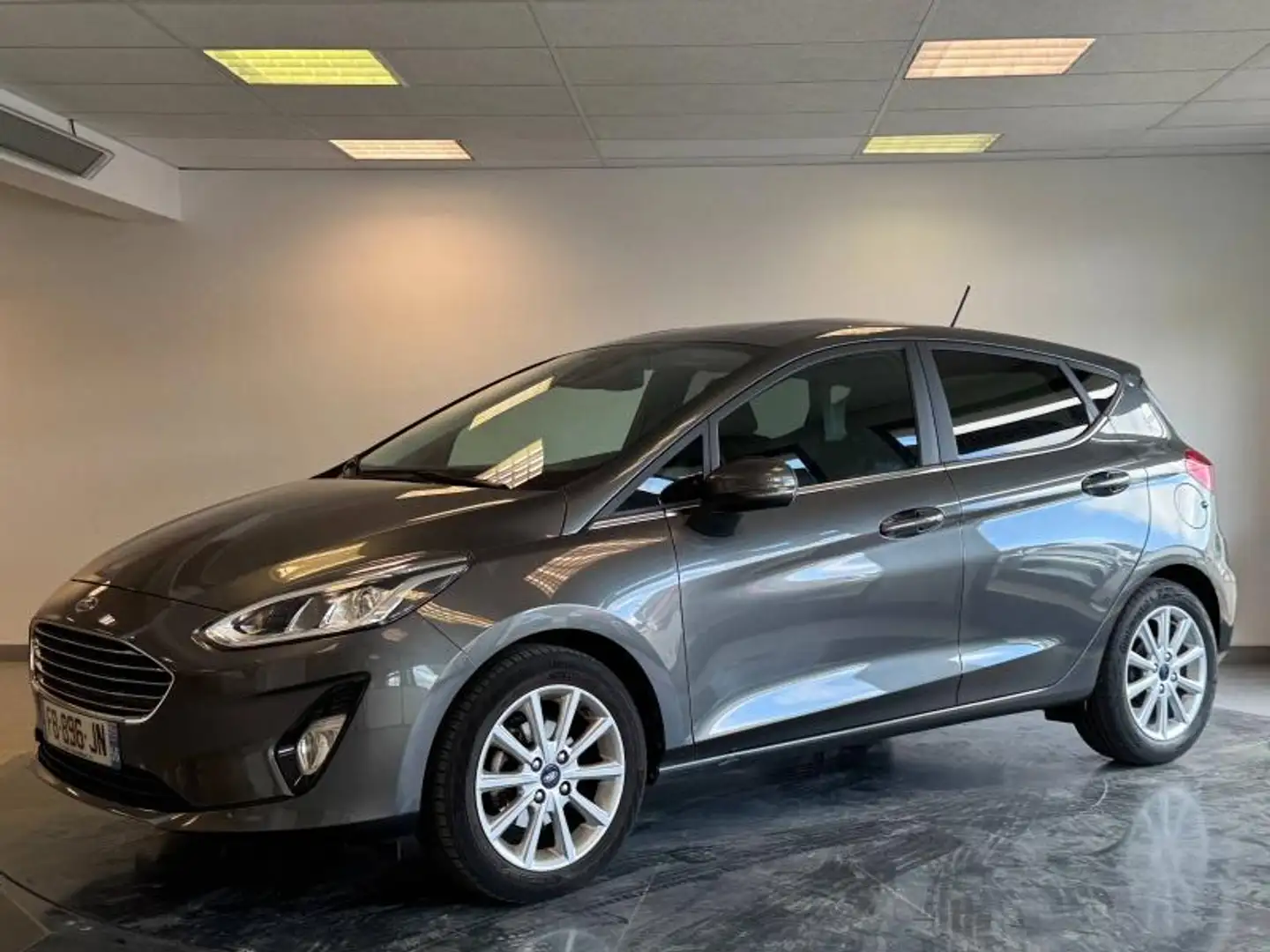 Ford Fiesta 1.0 EcoBoost 100ch Stop\u0026Start Titanium 5p Gris - 1