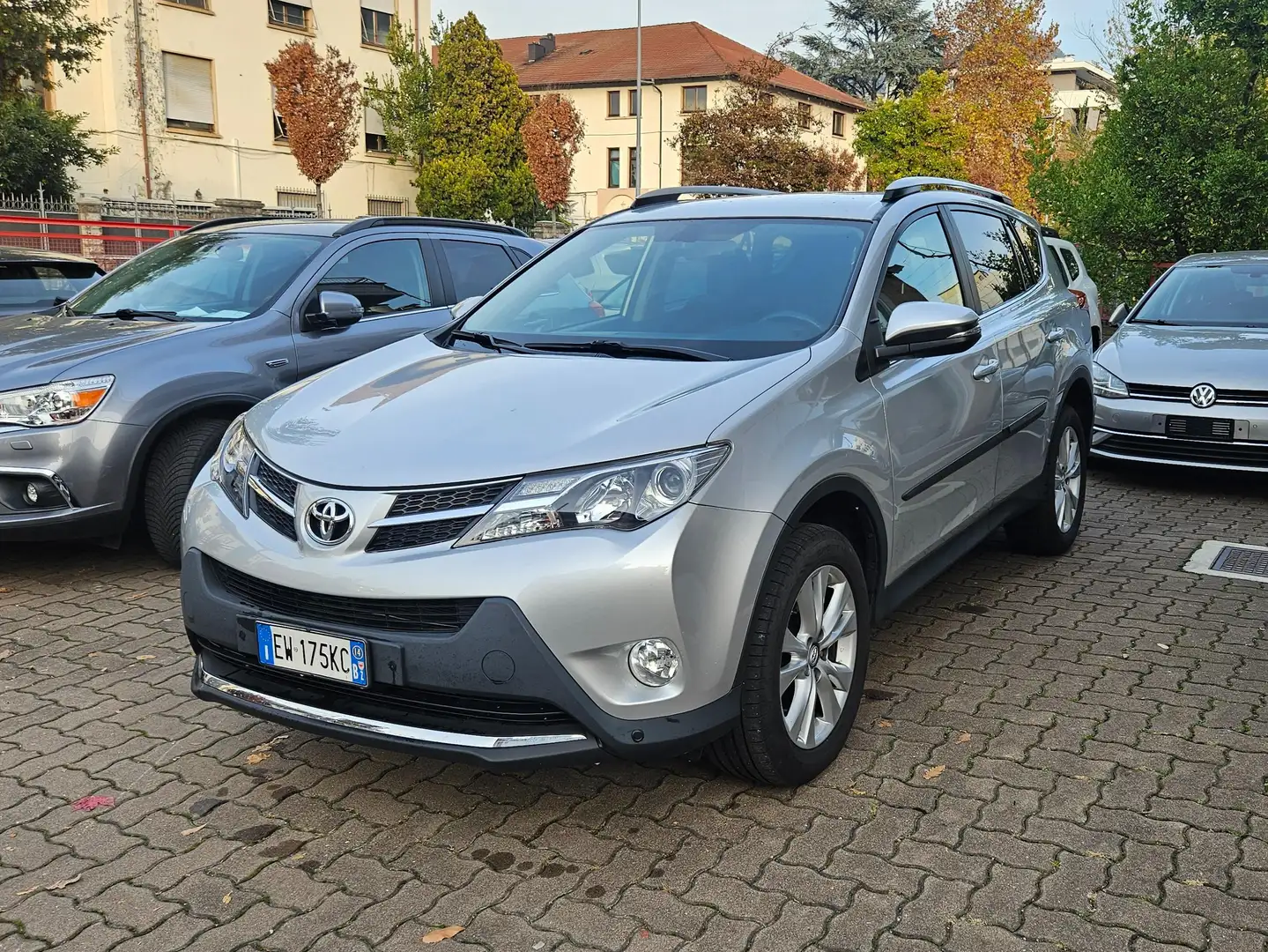 Toyota RAV 4 Rav4 2.2 d-cat Active 4wd 150cv auto CAMERA-CRUISE Grigio - 2