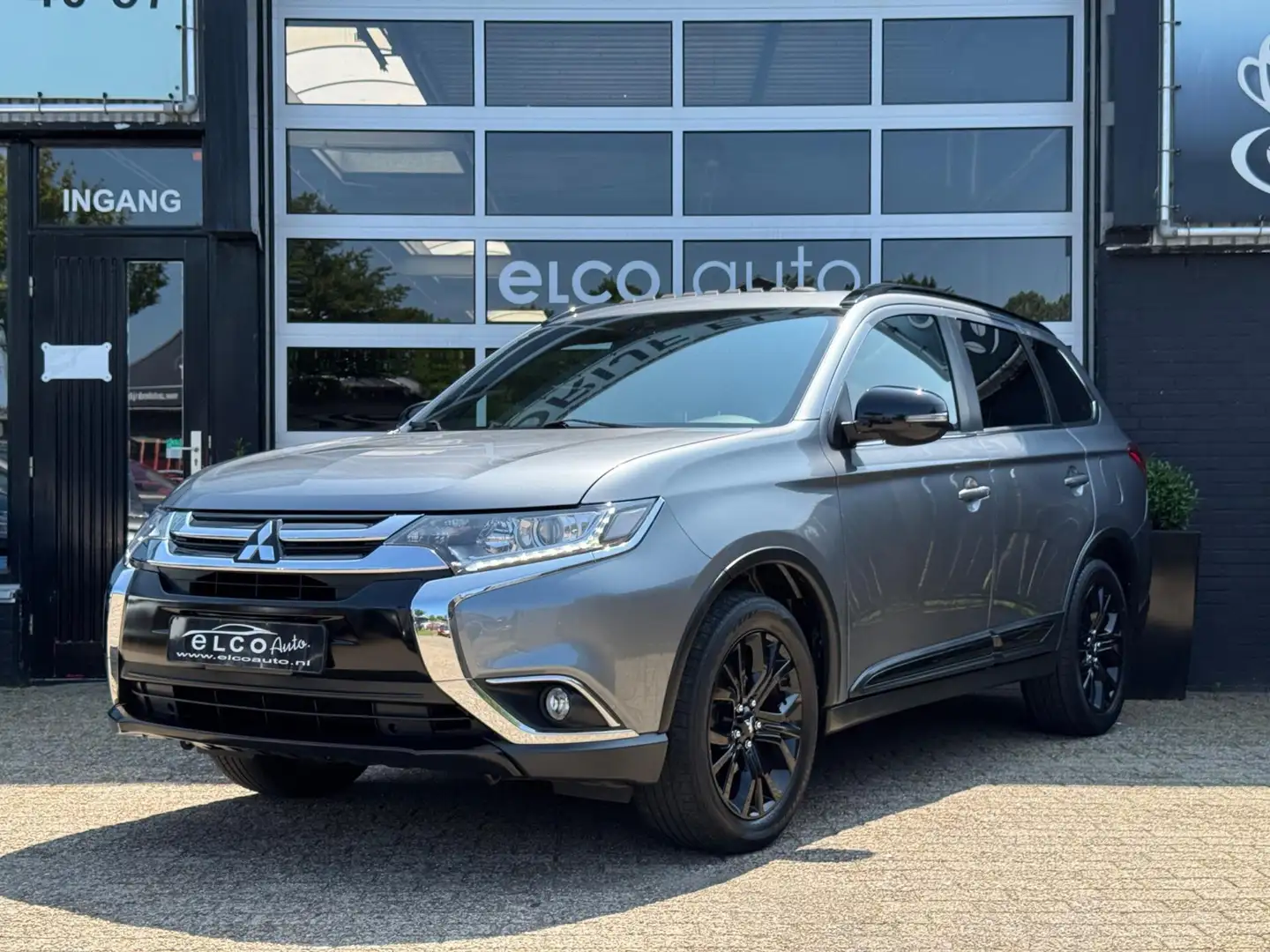 Mitsubishi Outlander 2.0 Executive Edition / Leder / 7P Gris - 1
