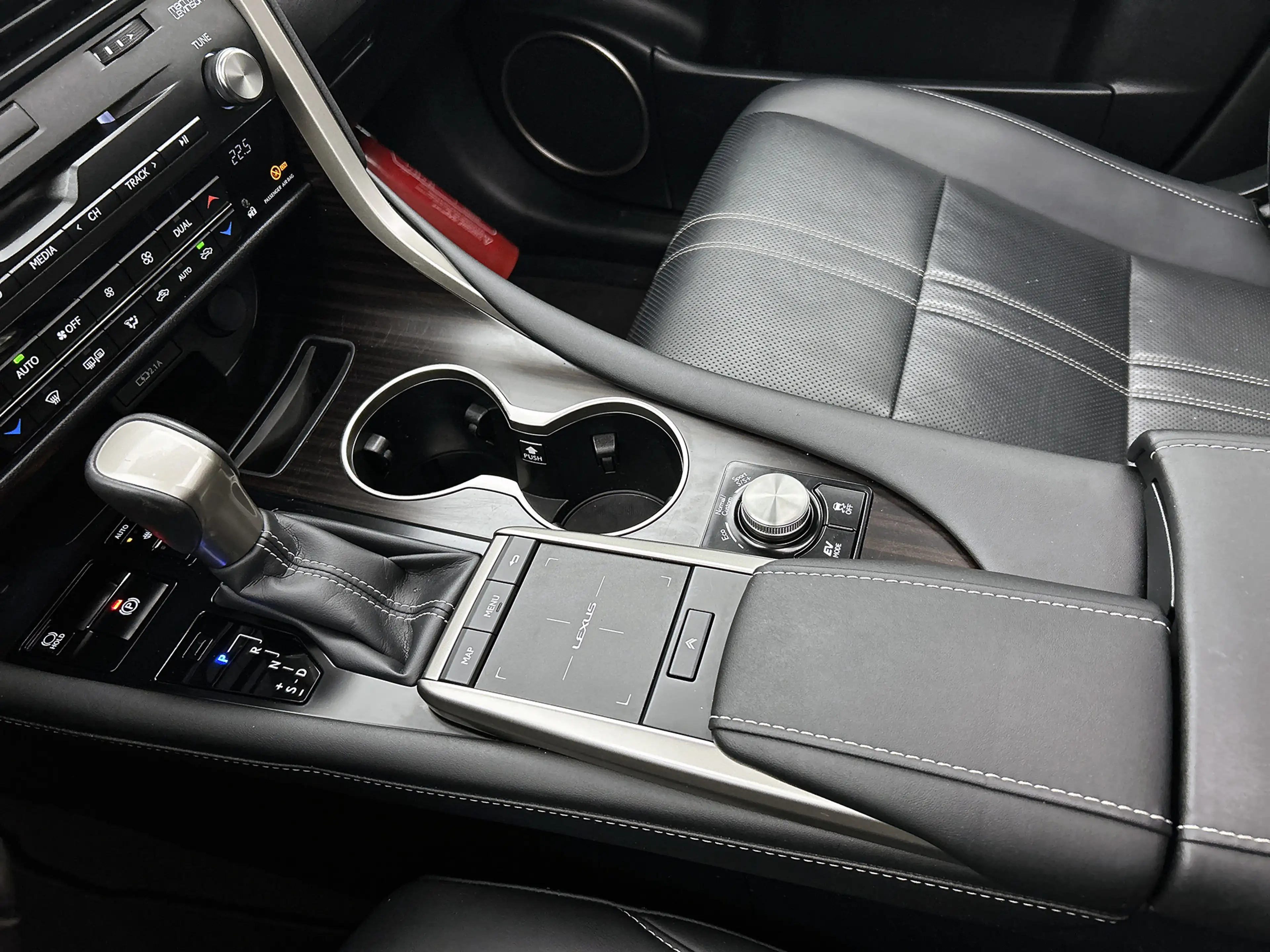 Lexus RX 450h Hybrid President Line — photo 12