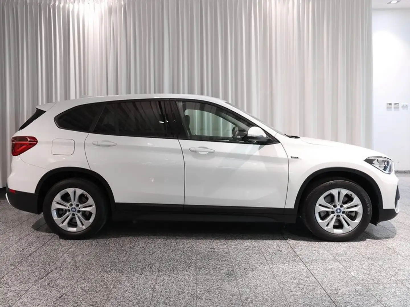 BMW X1 xDrive25e Adv. DrivAss+ HUD DAB ACC Weiß - 2