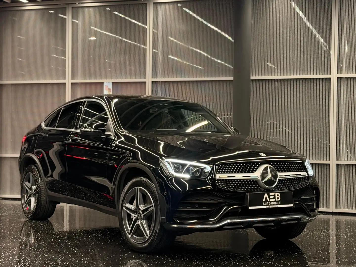 Mercedes-Benz GLC 300 e PHEV Coupé **4MATIC**AMG**SHZ**UVM** Schwarz - 1
