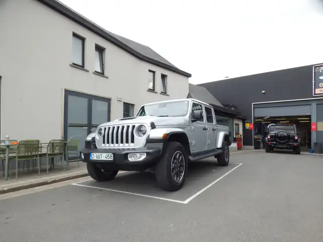 Jeep Gladiator Gladiator 3.0 V6 4WD Overland**Silver**40000km**