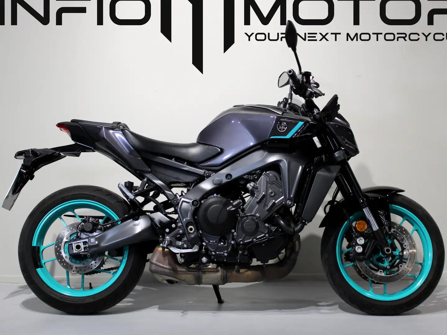 Yamaha MT-09 - 1