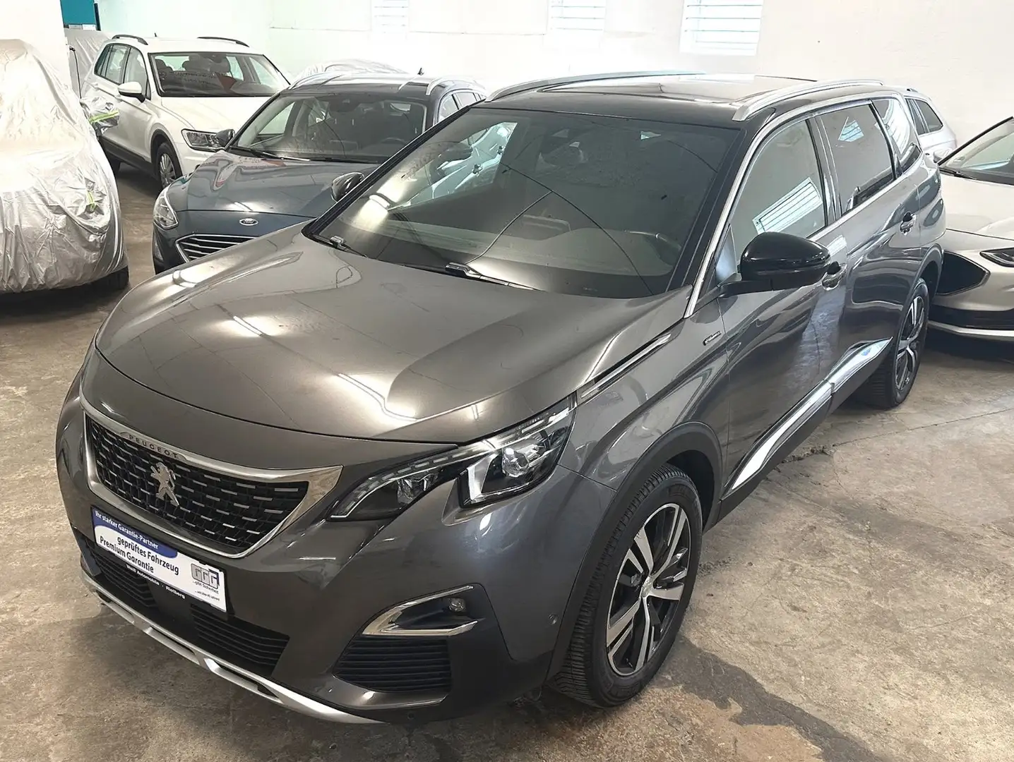 Peugeot 5008 GT Line, 7 Sitzer, Panorama, wenig KM Grau - 1