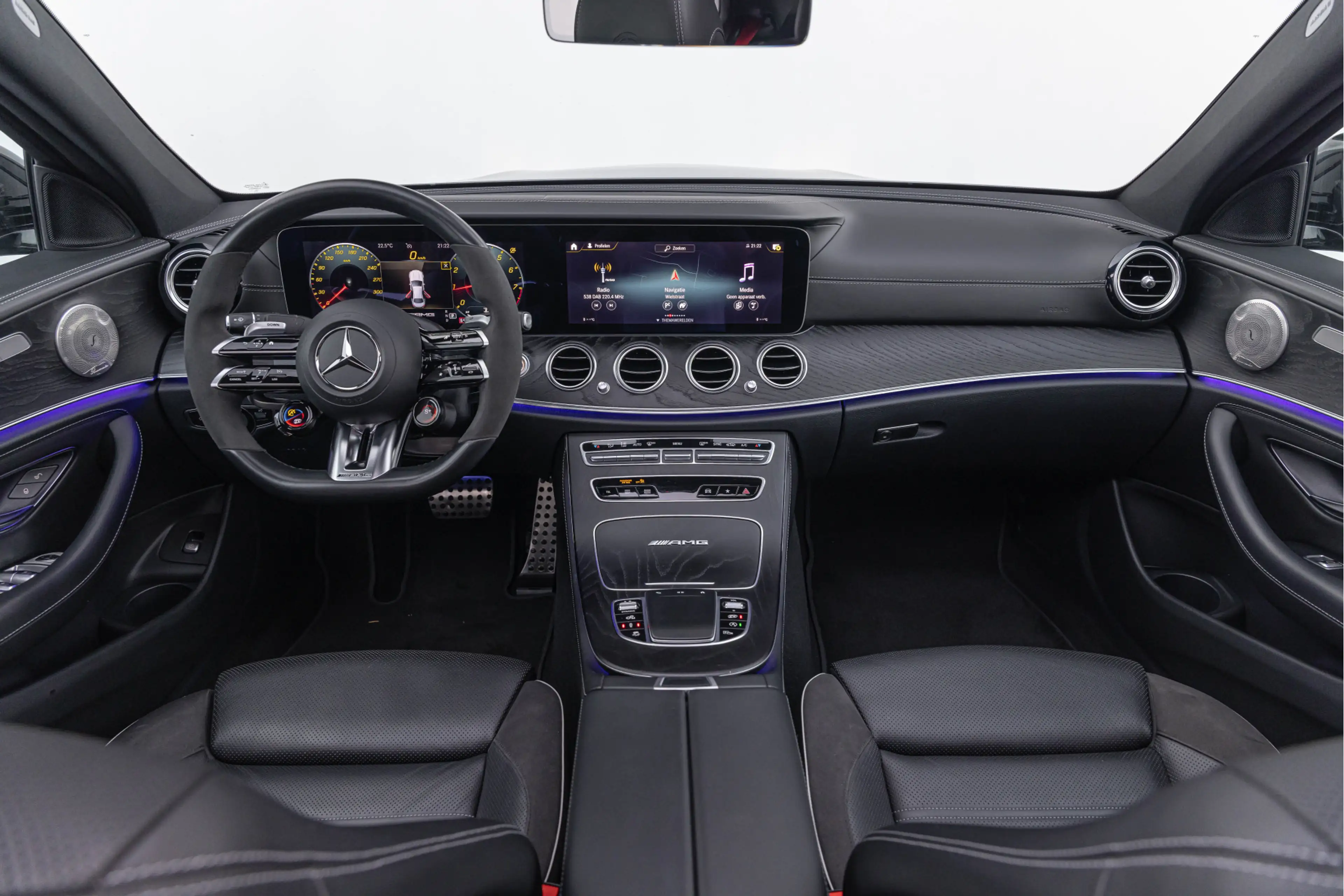 Mercedes-Benz E 63 AMG S 4MATIC+ 612pk Pano 20''  AMG Track Pack — photo 5