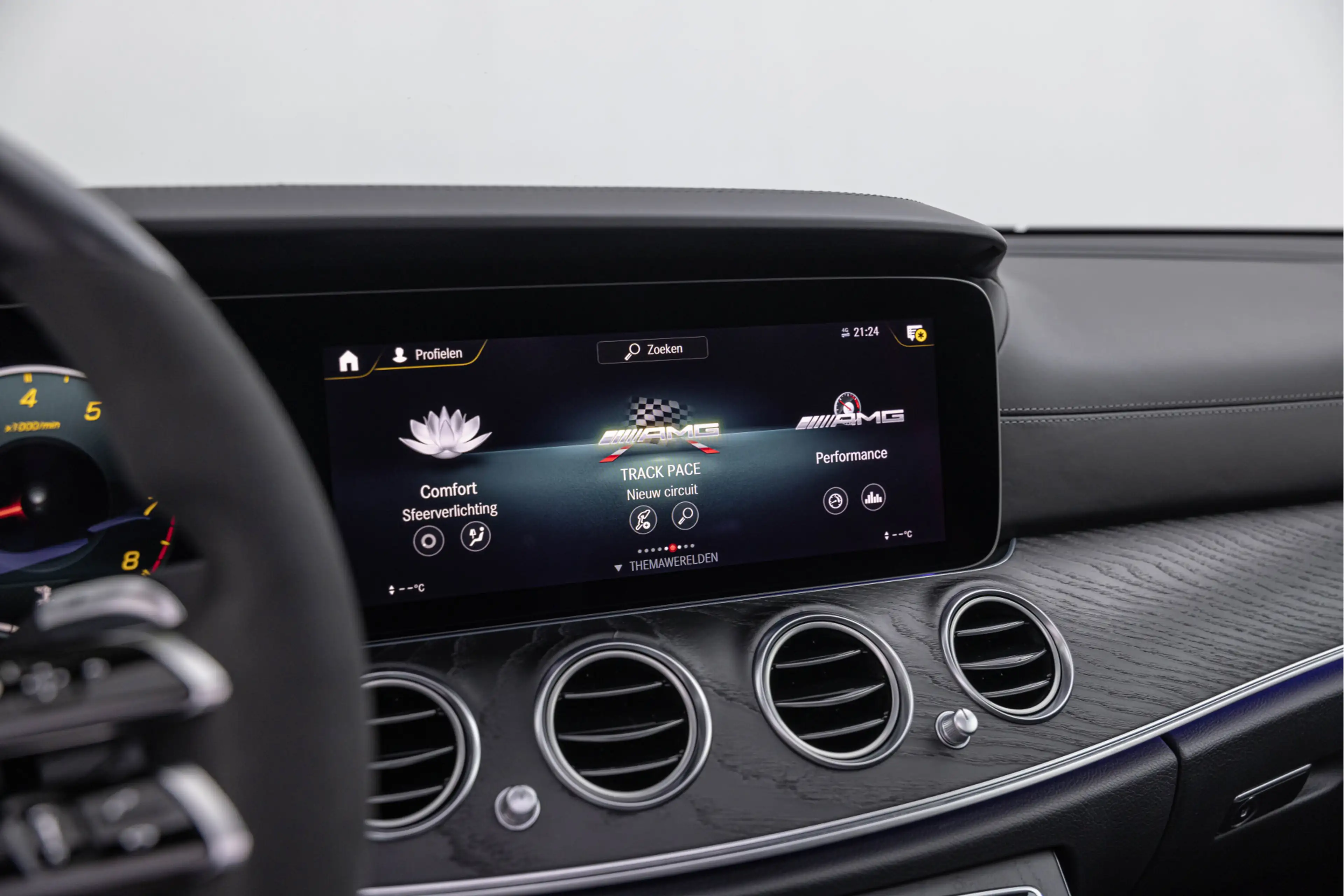 Mercedes-Benz E 63 AMG S 4MATIC+ 612pk Pano 20''  AMG Track Pack — photo 23
