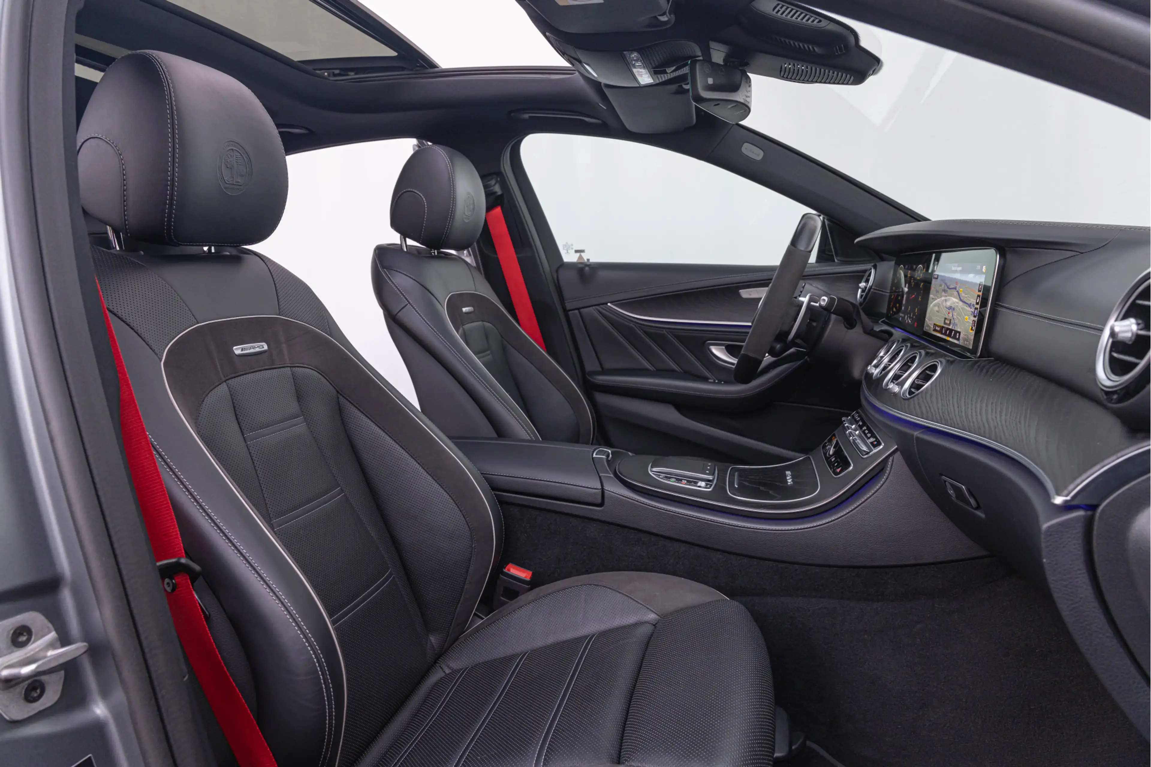 Mercedes-Benz E 63 AMG S 4MATIC+ 612pk Pano 20''  AMG Track Pack — photo 4
