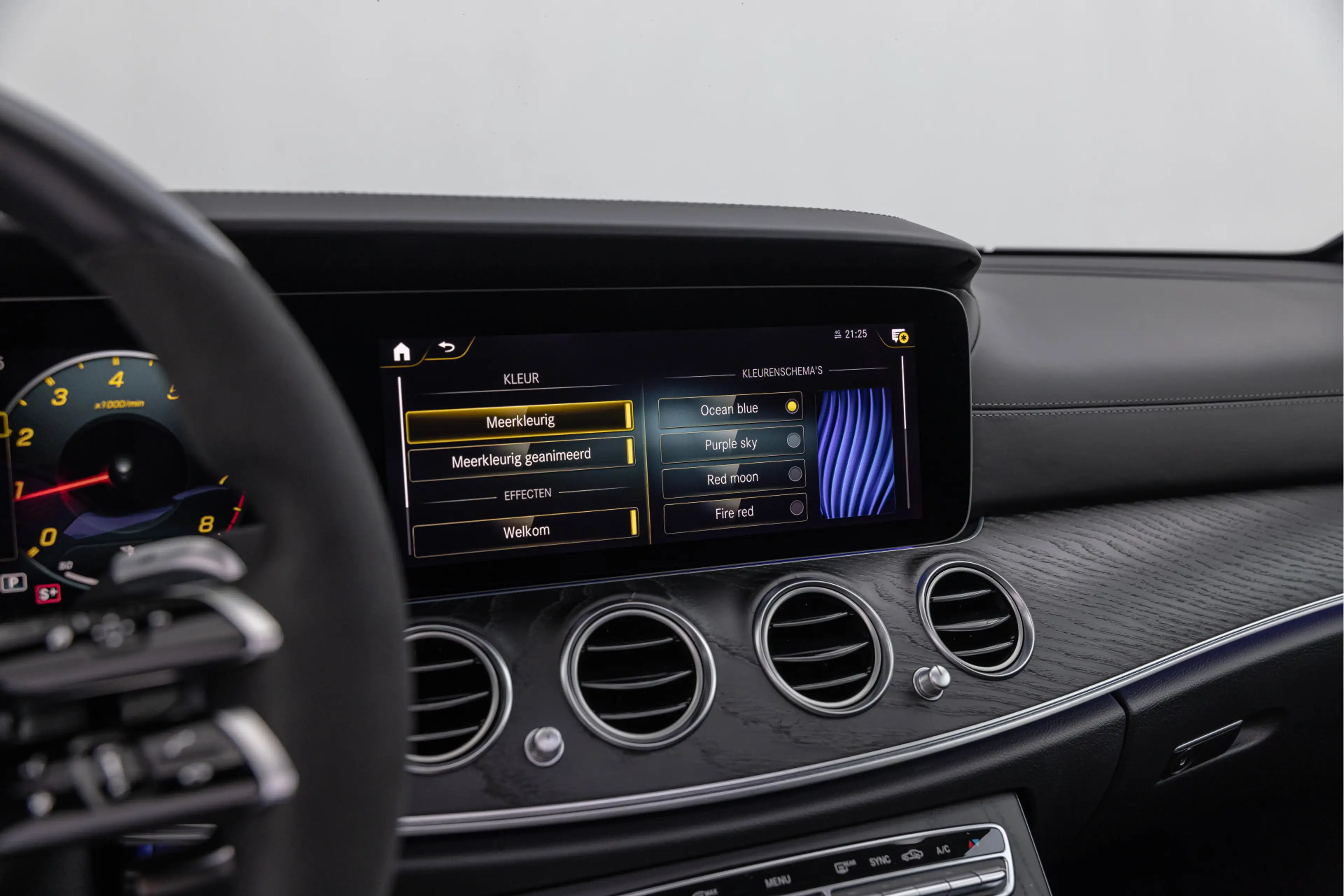 Mercedes-Benz E 63 AMG S 4MATIC+ 612pk Pano 20''  AMG Track Pack — photo 28