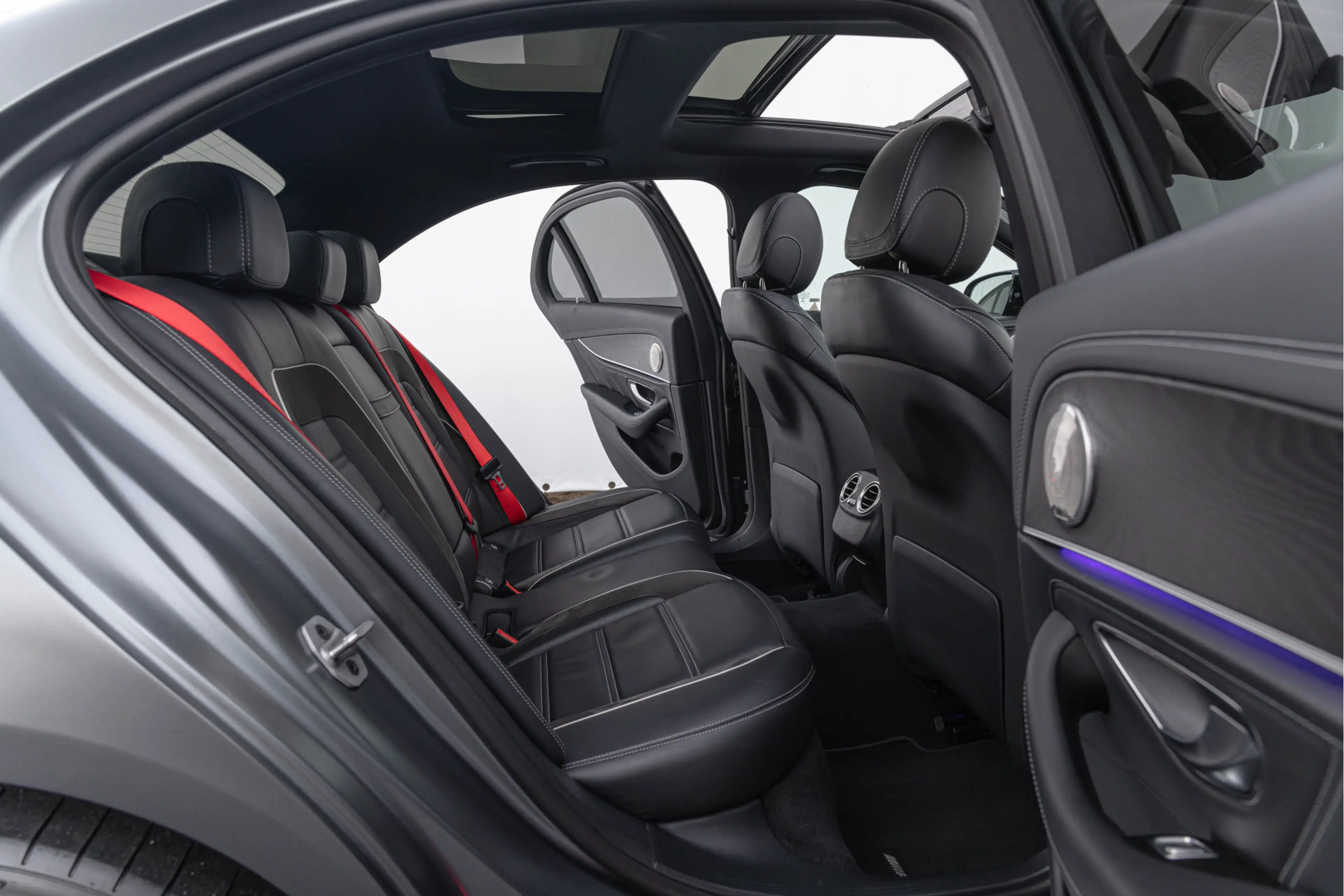 Mercedes-Benz E 63 AMG S 4MATIC+ 612pk Pano 20''  AMG Track Pack — photo 6