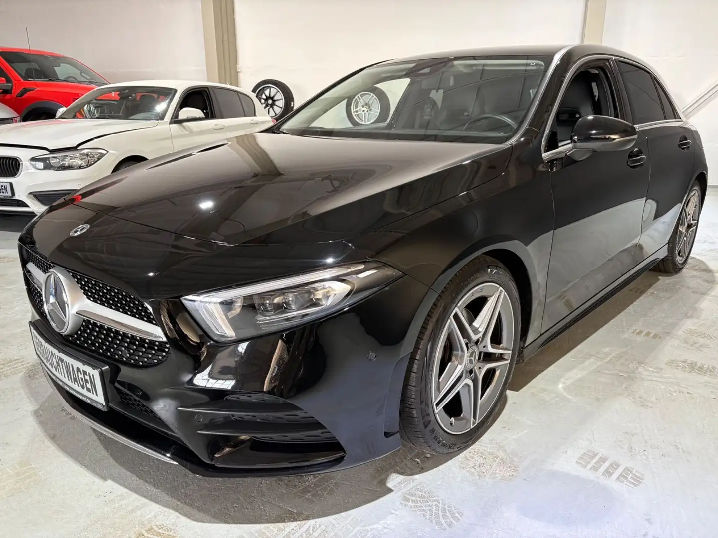 Mercedes-Benz A 180 AMG Line Schwarz - 1