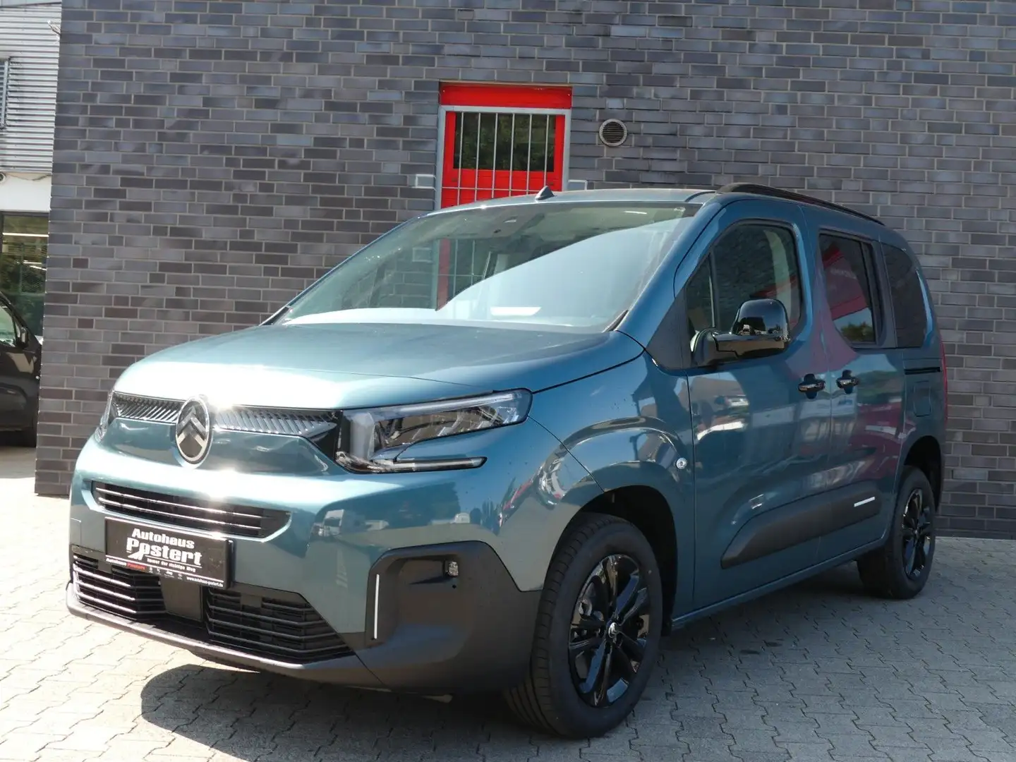 Citroen Berlingo MPV BlueHDi 130 S&S EAT8 M PLUS Modrá - 1