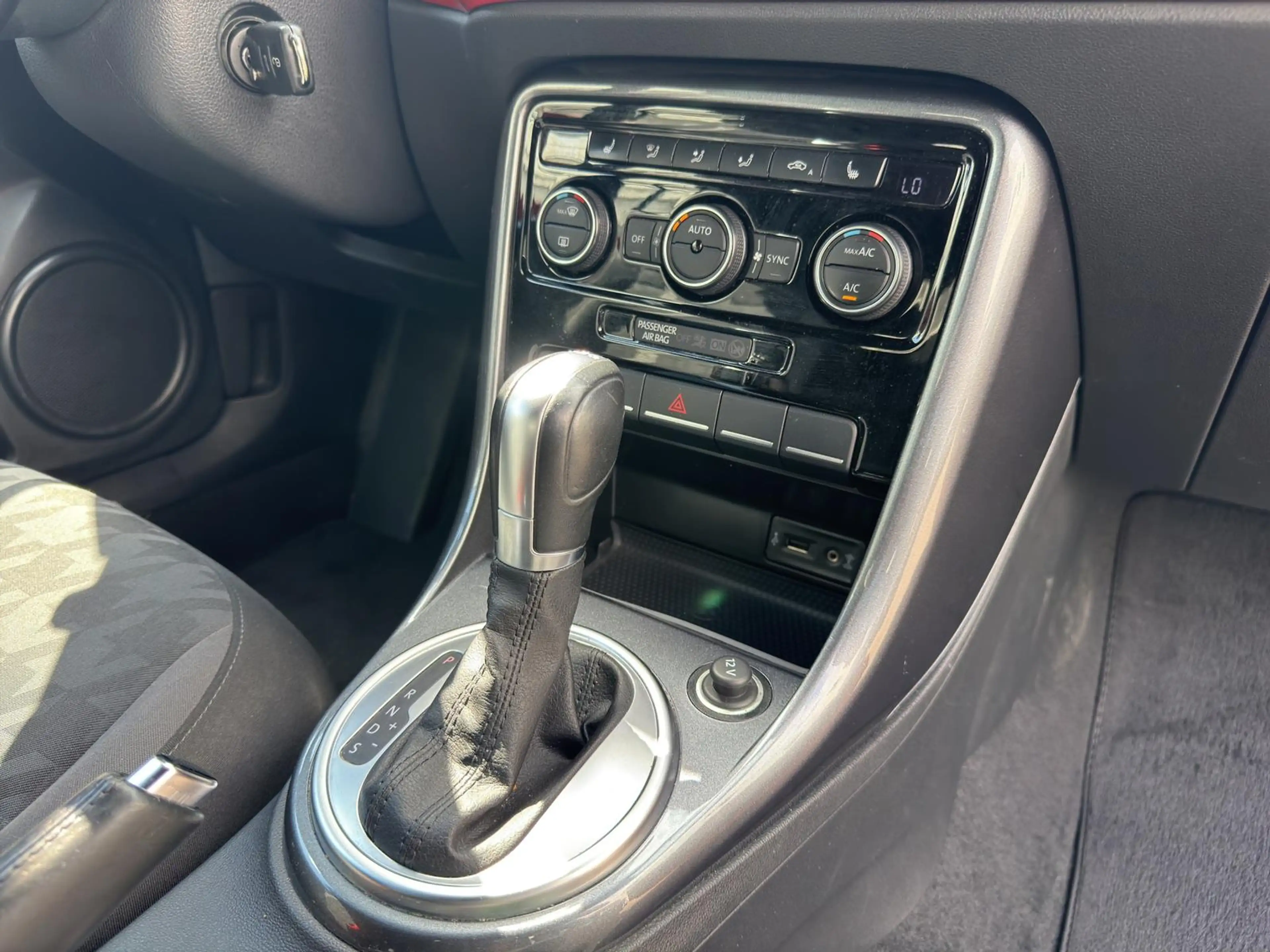 Volkswagen Beetle 1.4 TSI Design BMT Black Style Navi — photo 12