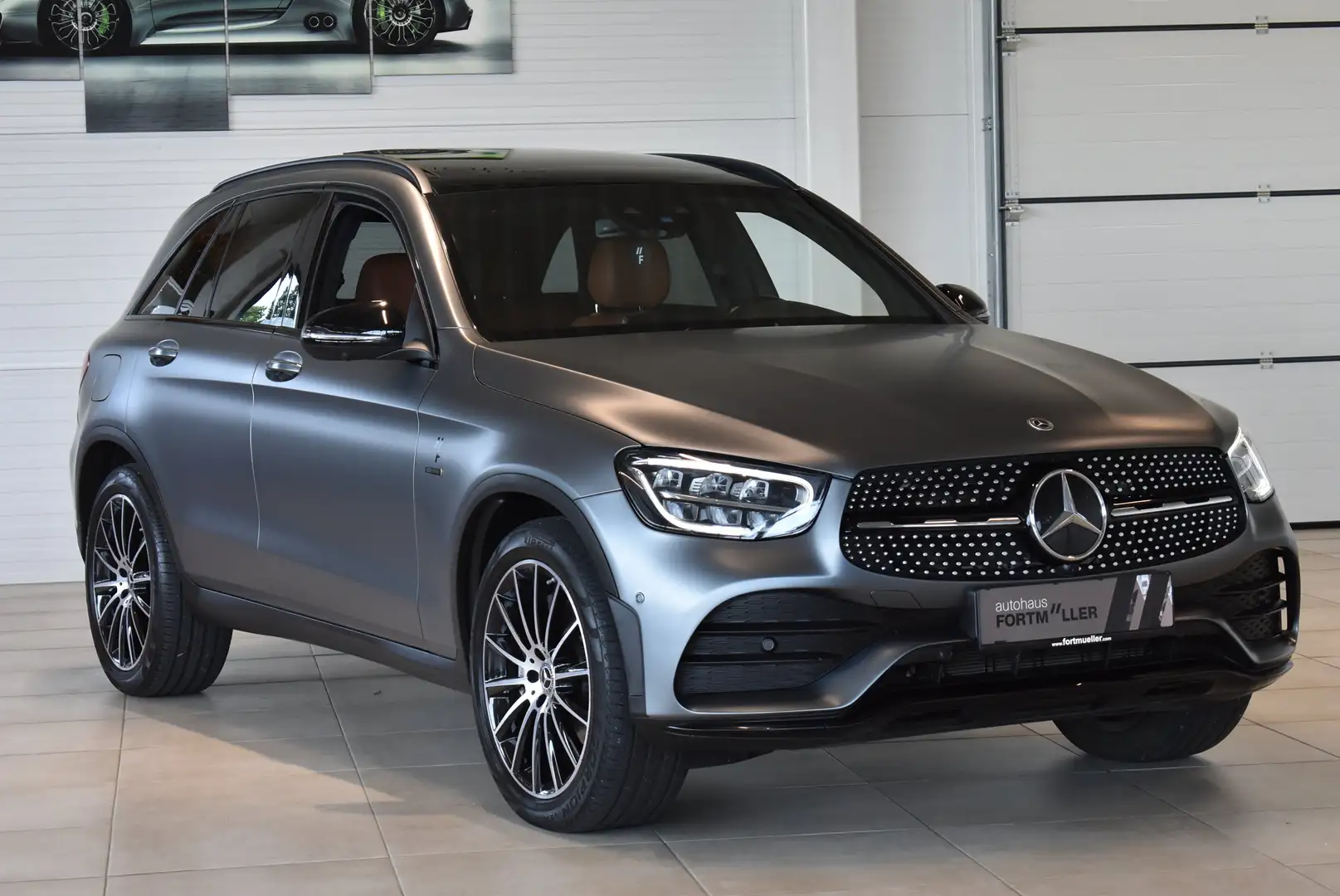 Mercedes-Benz GLC 300 de 4Matic//AMG Sport //Pano//AHK Grey - 1